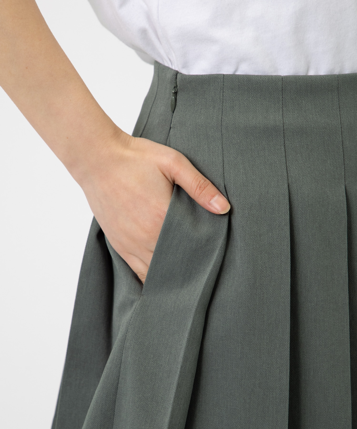 silver buckle pleats skirt tanakadaisuke