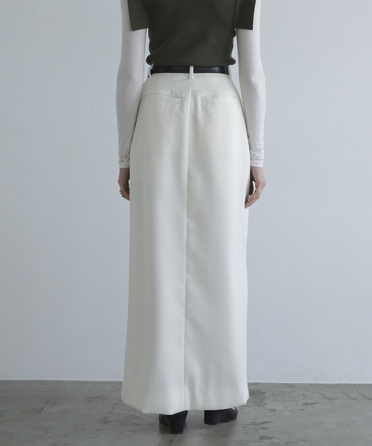 FRONT SLIT TUCK SKIRT CLANE