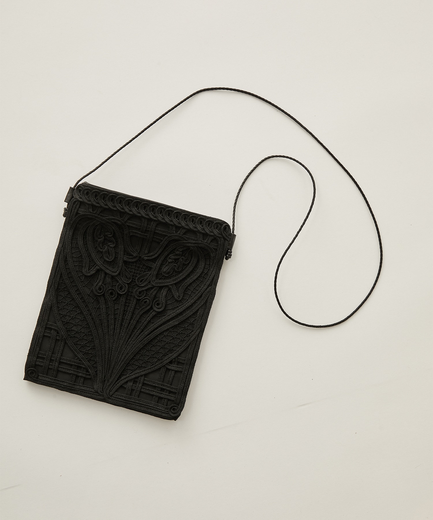 Cording Embroidery Pouch With Leather Strap Mame Kurogouchi