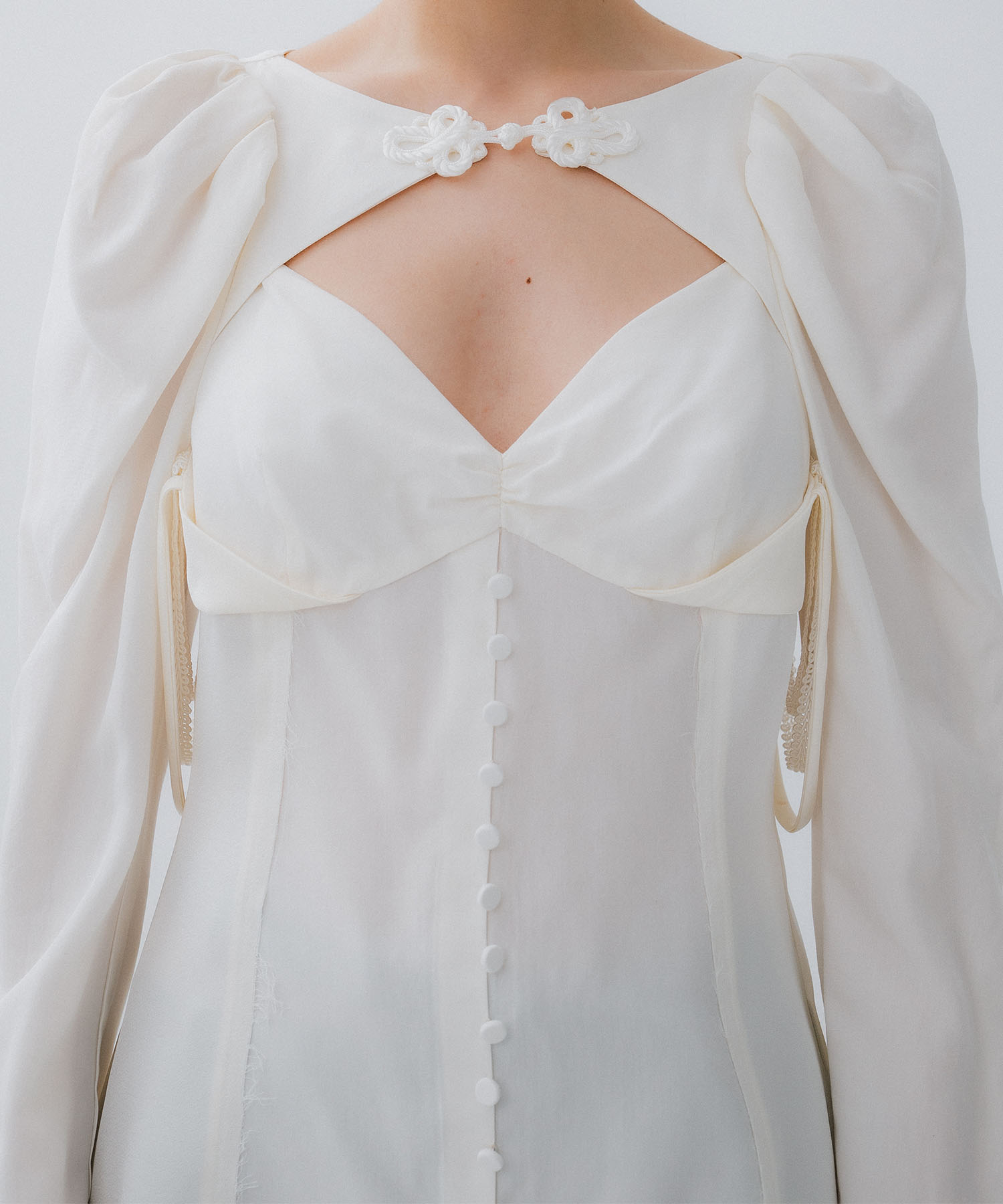 layered bra puff sleeve blouse tanakadaisuke