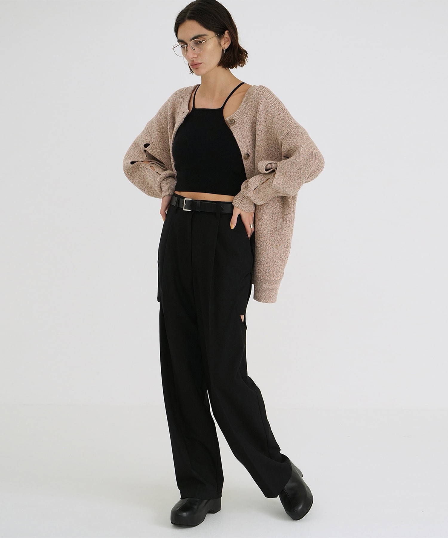 SIDE CIRCLE CUT PANTS CLANE