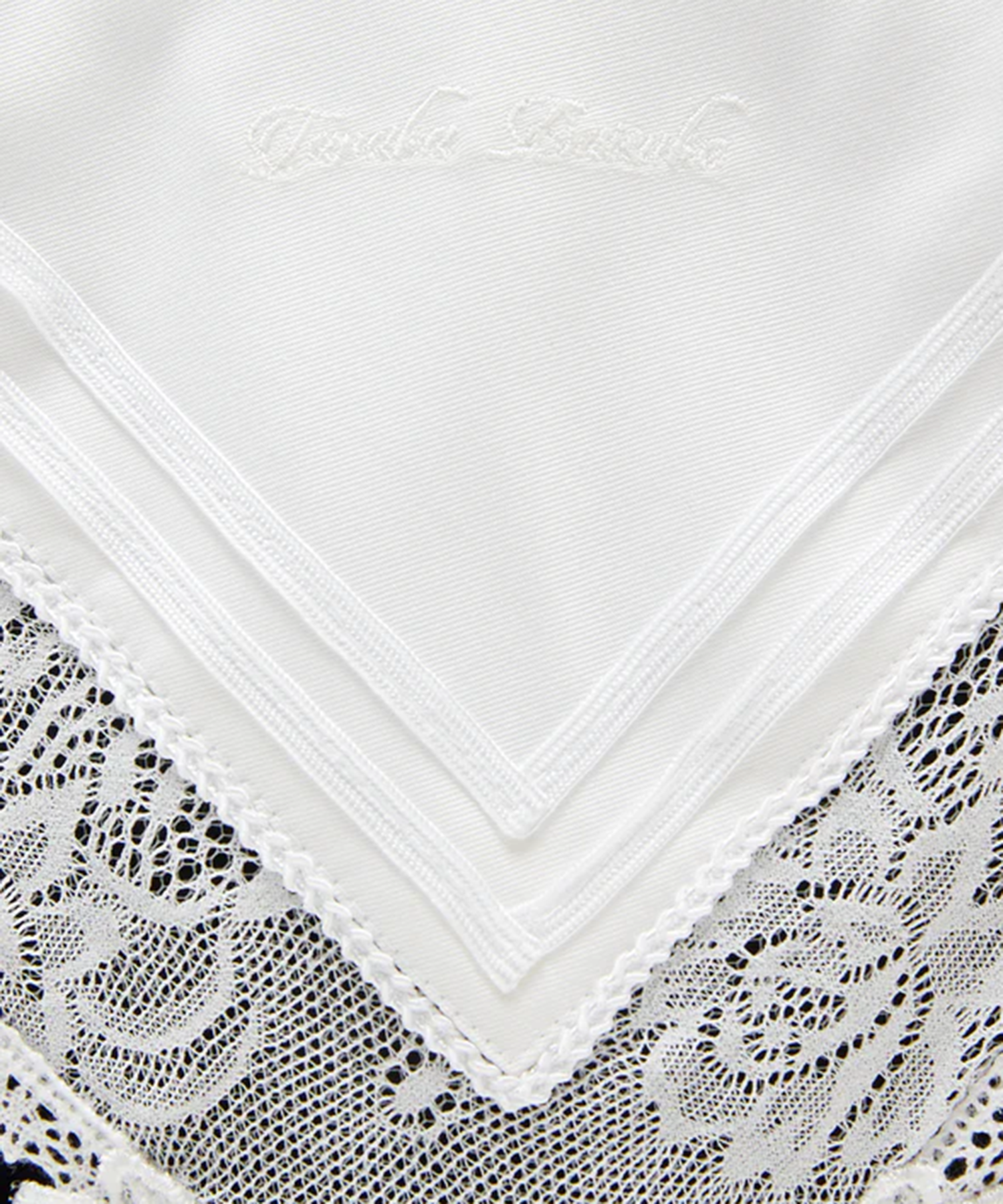 White handkerchief handbag tanakadaisuke