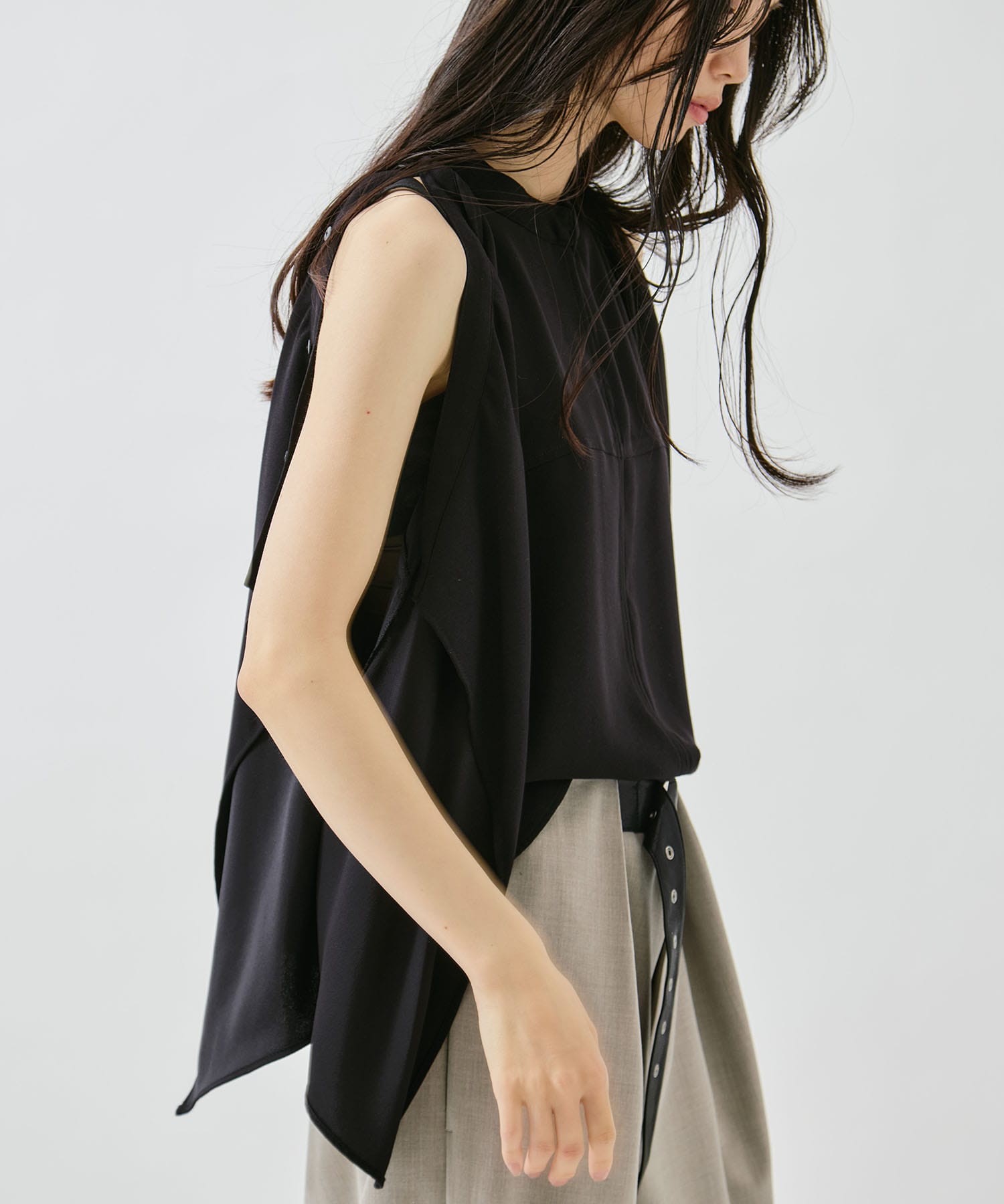 BACK SATIN DRAPE BLOUSE STUDIOUS