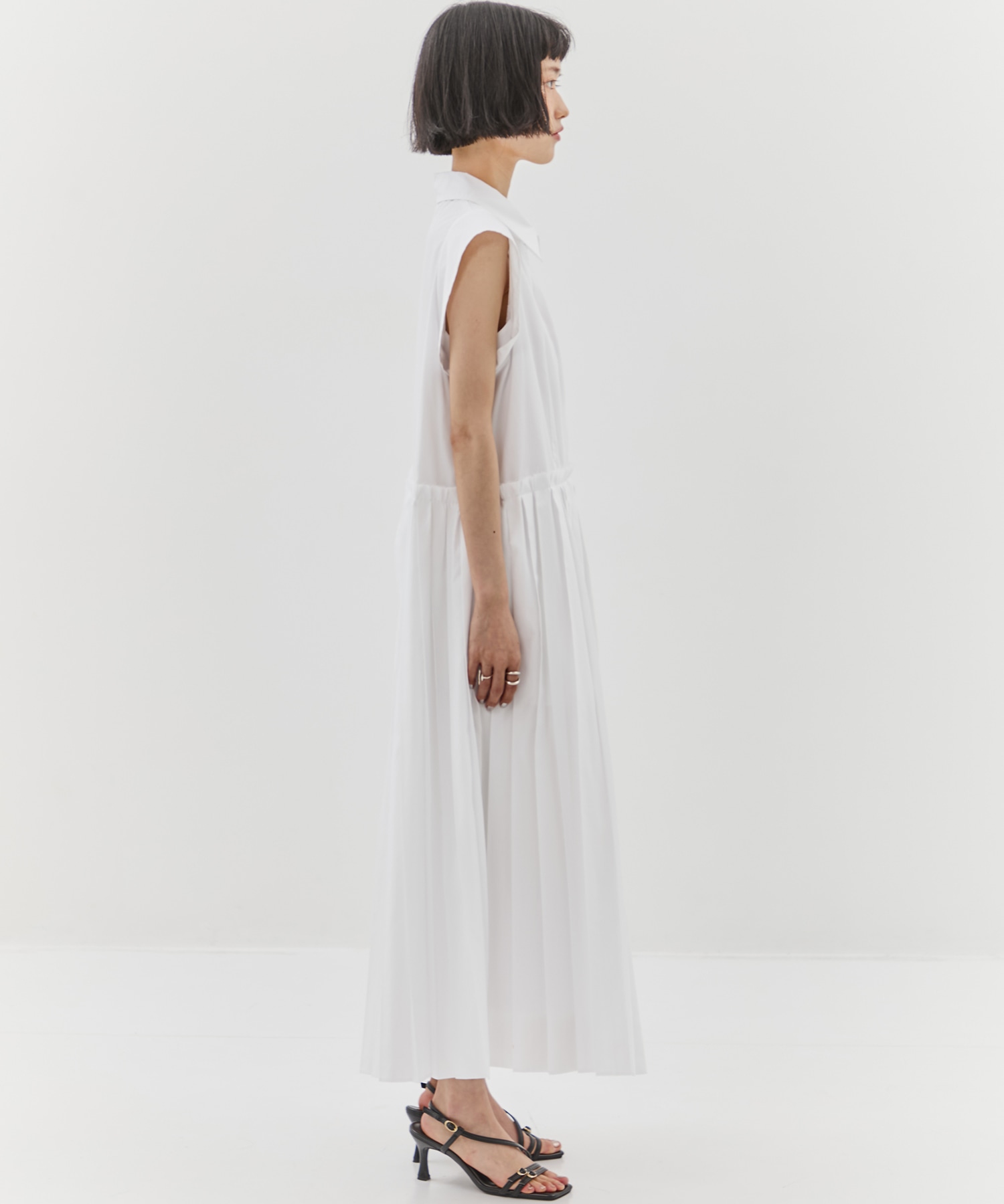Asymmetry pleats one-piece STUDIOUS