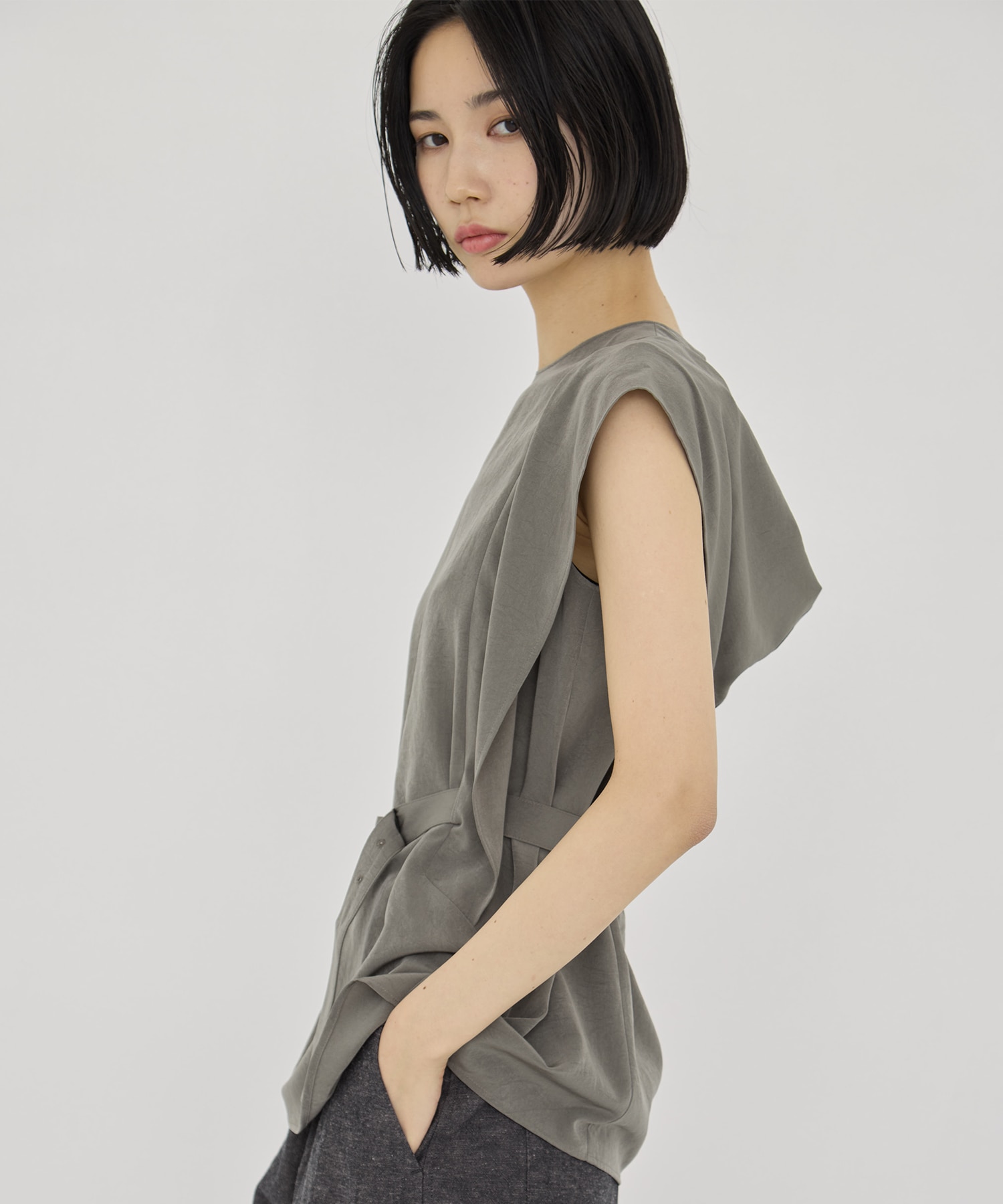 Janna drape sleeve pullover AKIRANAKA