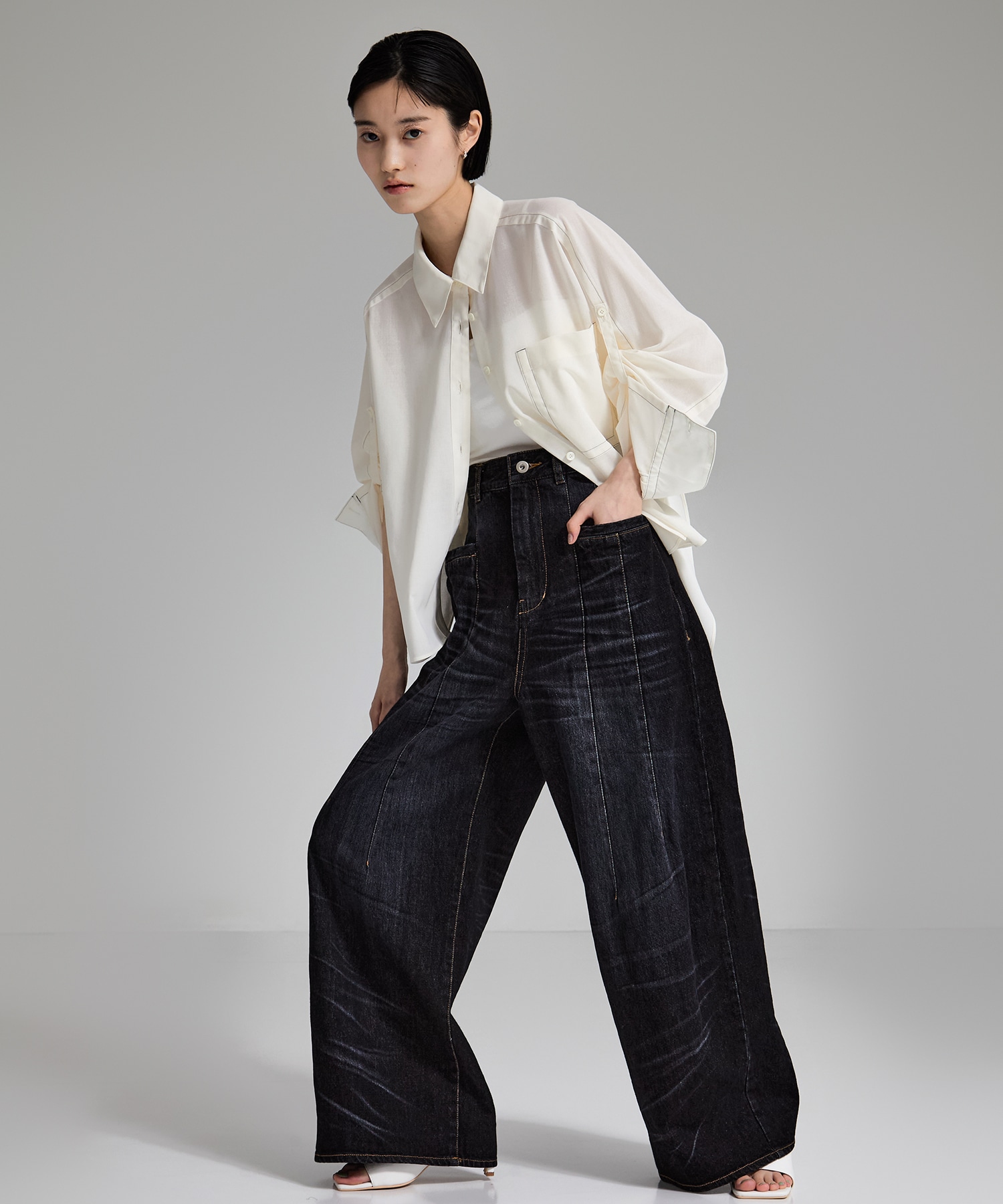 Tucked Wide Leg Jeans STUDIOUS