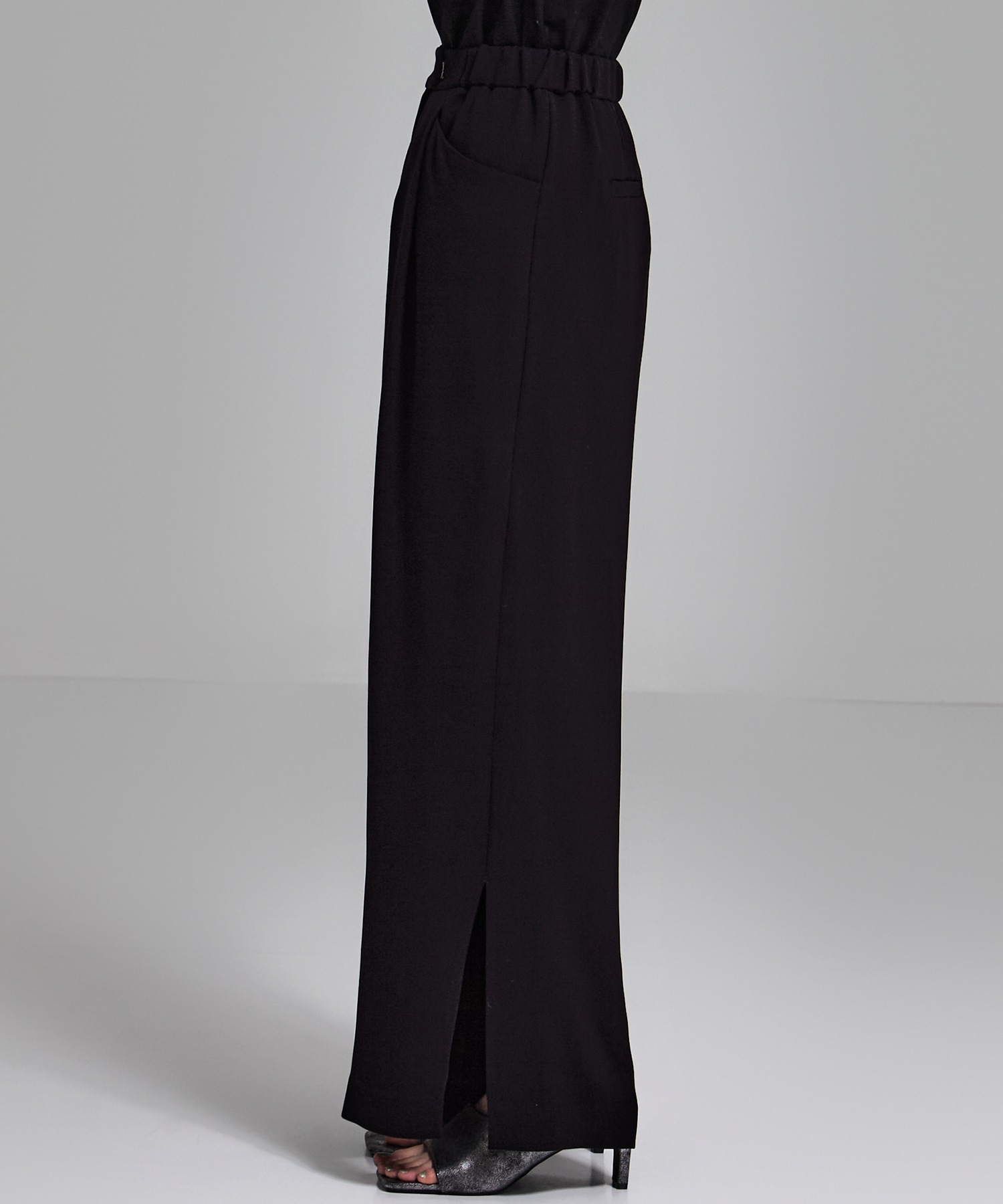 BACK SATIN SIDE SLIT PANTS STUDIOUS