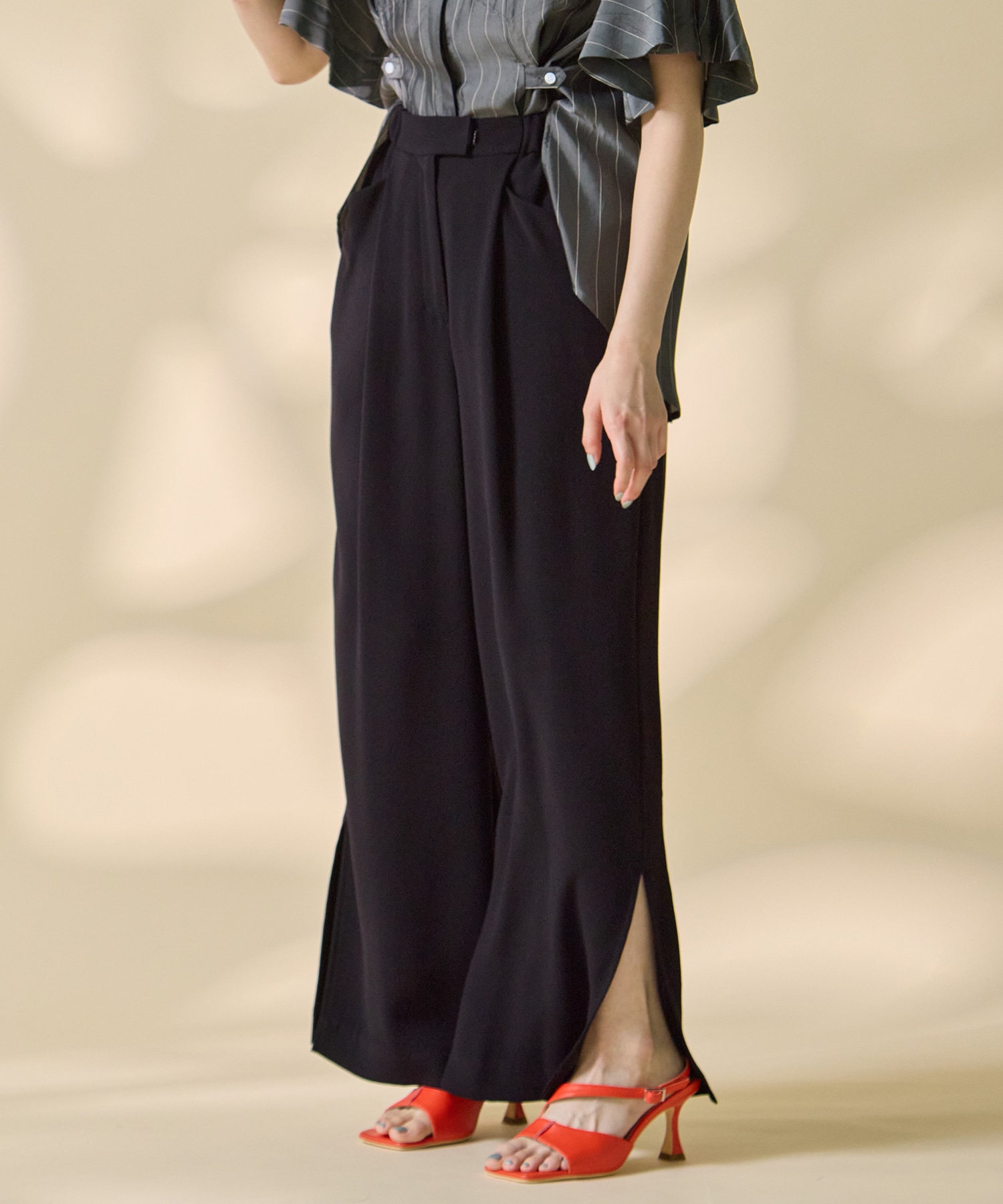 BACK SATIN SIDE SLIT PANTS STUDIOUS
