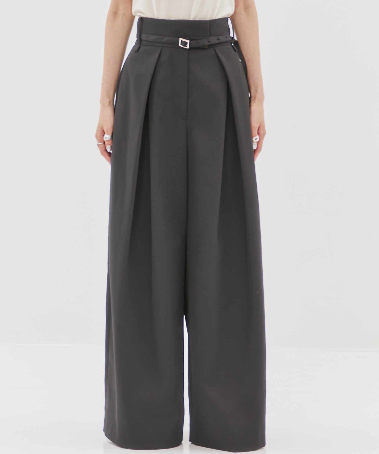 Back Asymmetry Chino Pants STUDIOUS