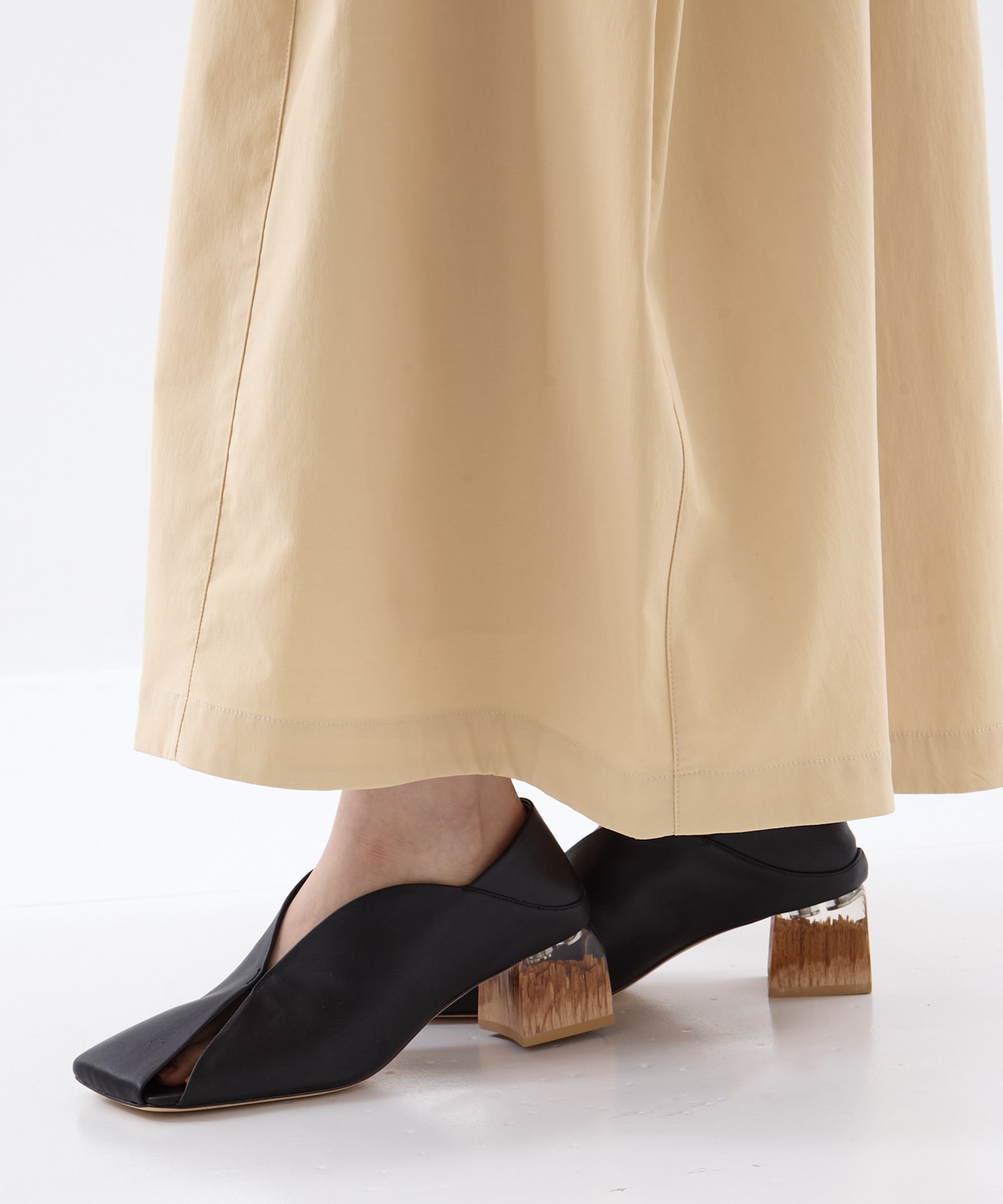 ERIN LEATHER PUMPS ALM