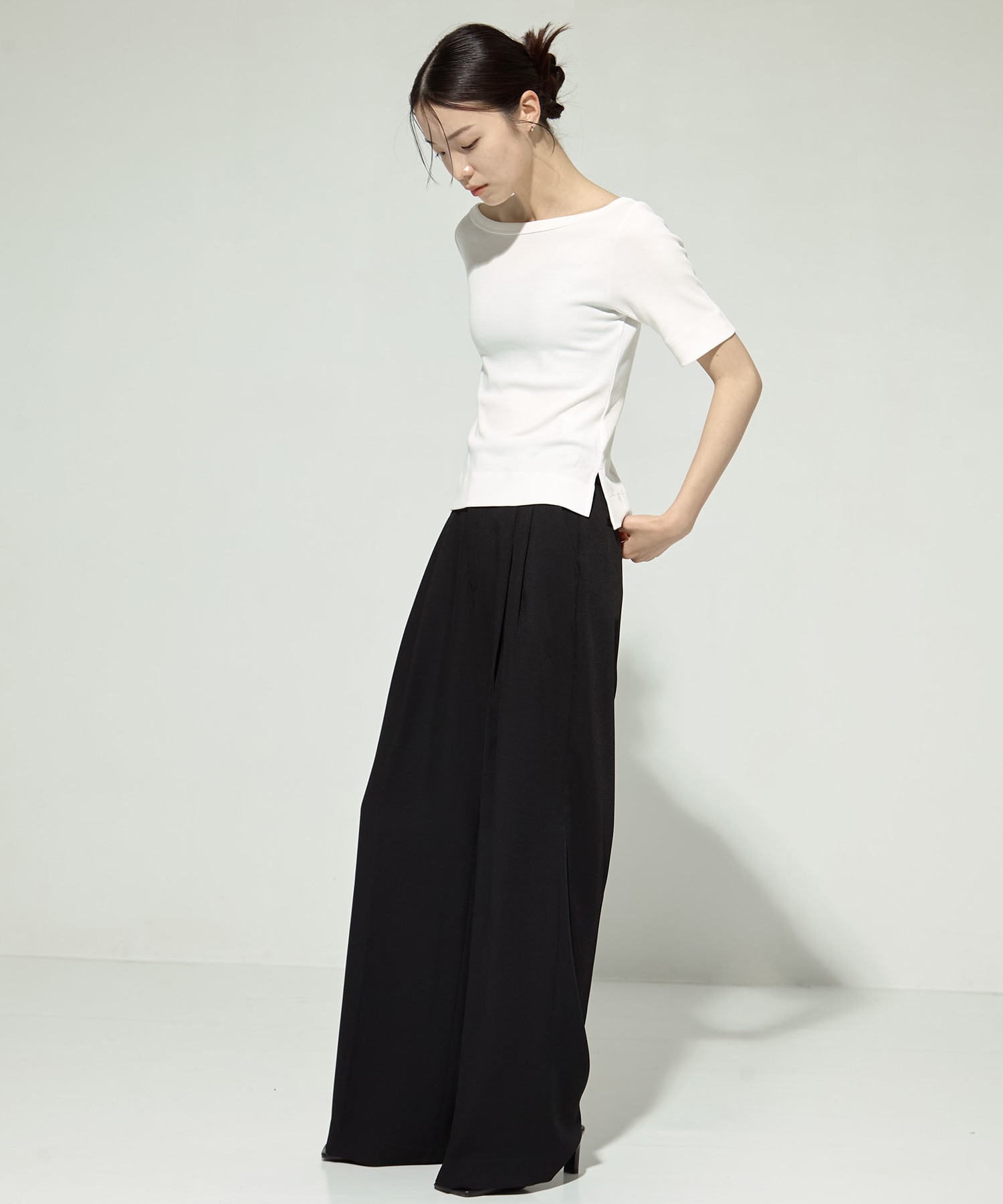 Luxury Smooth Boat Neck Tee STUDIOUS