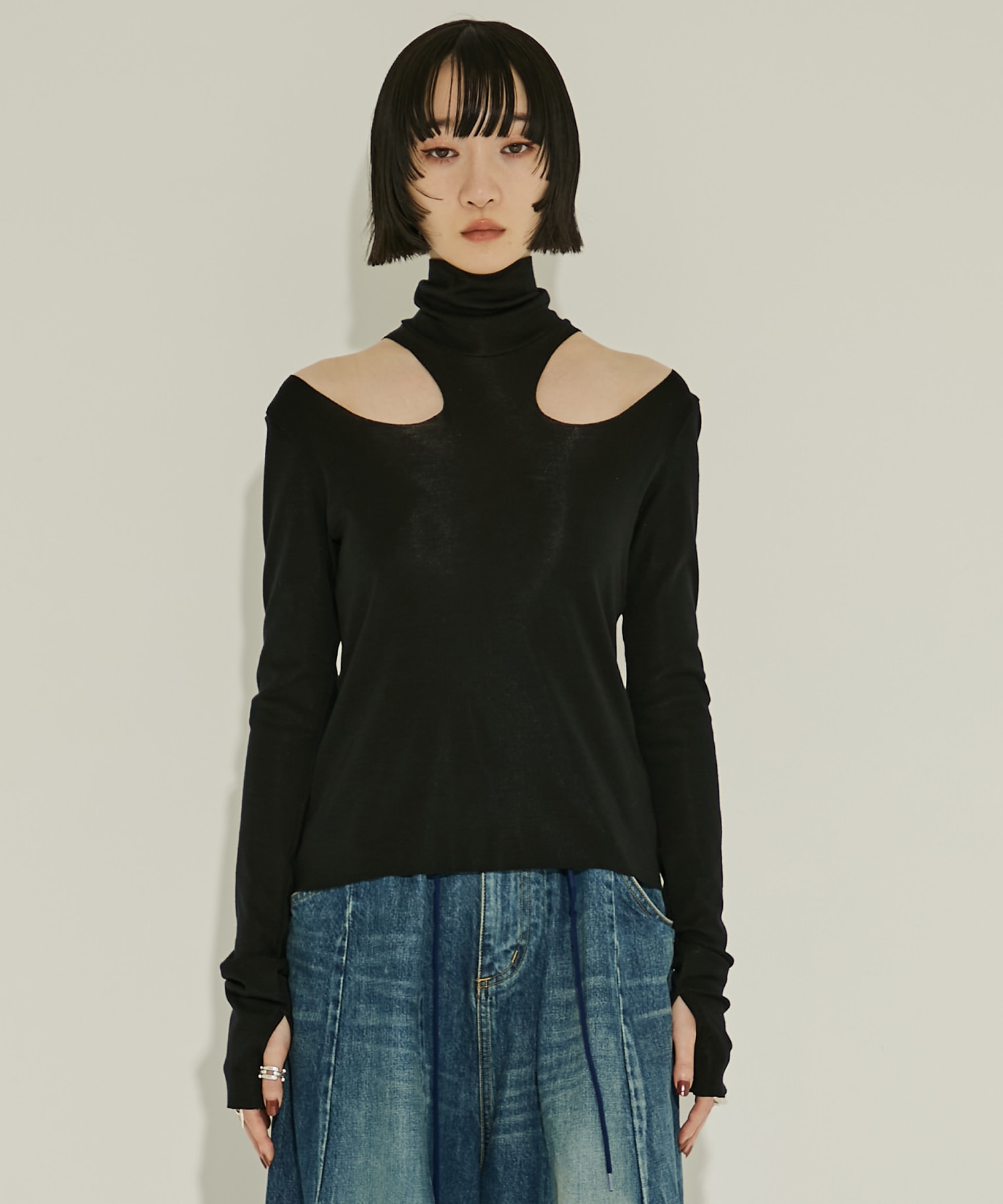 WOOL RIB HOLLOWED OUT TURTLE NECK TOP JOHN LAWRENCE SULLIVAN