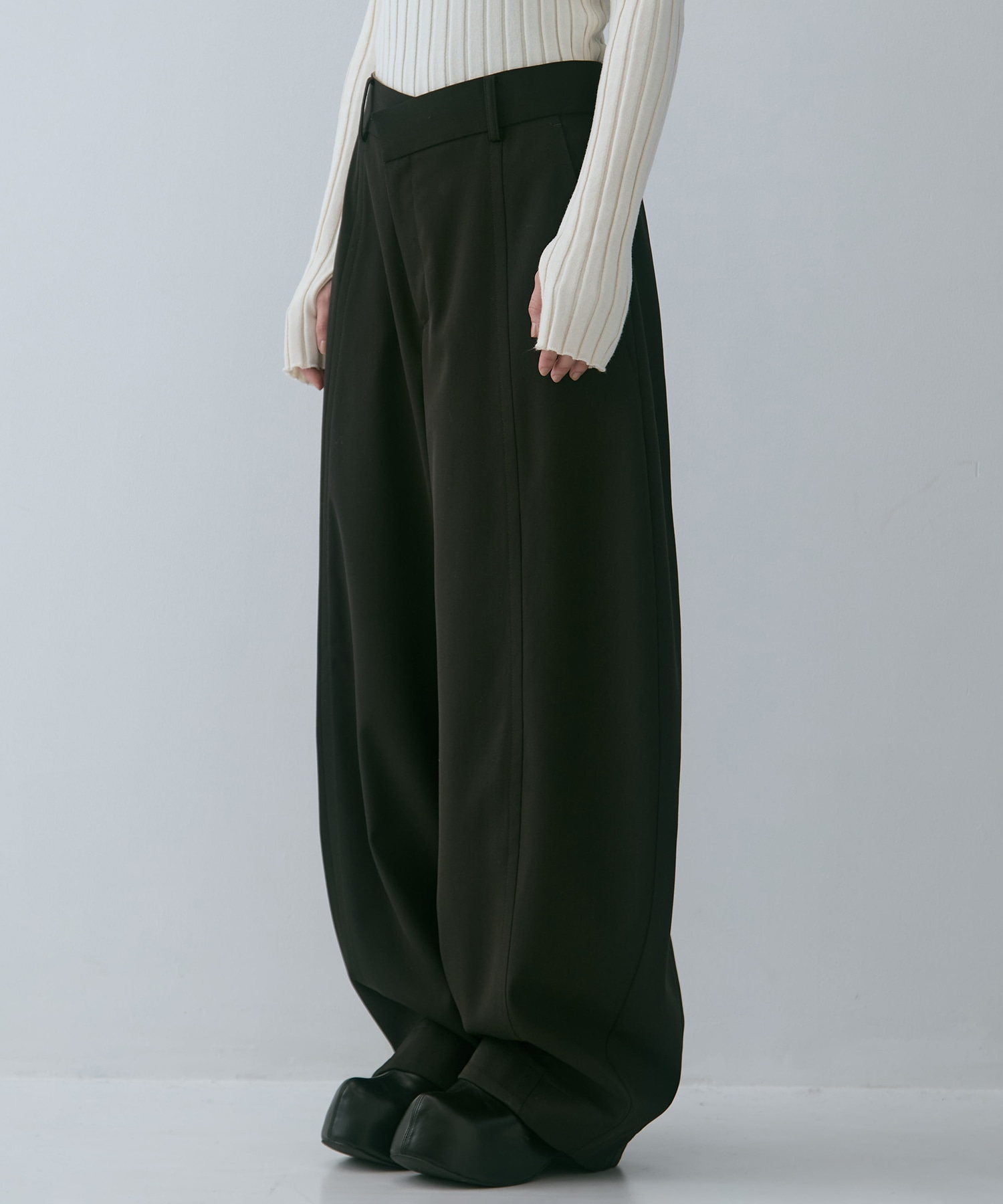 Wool Barrel Leg Trousers STUDIOUS