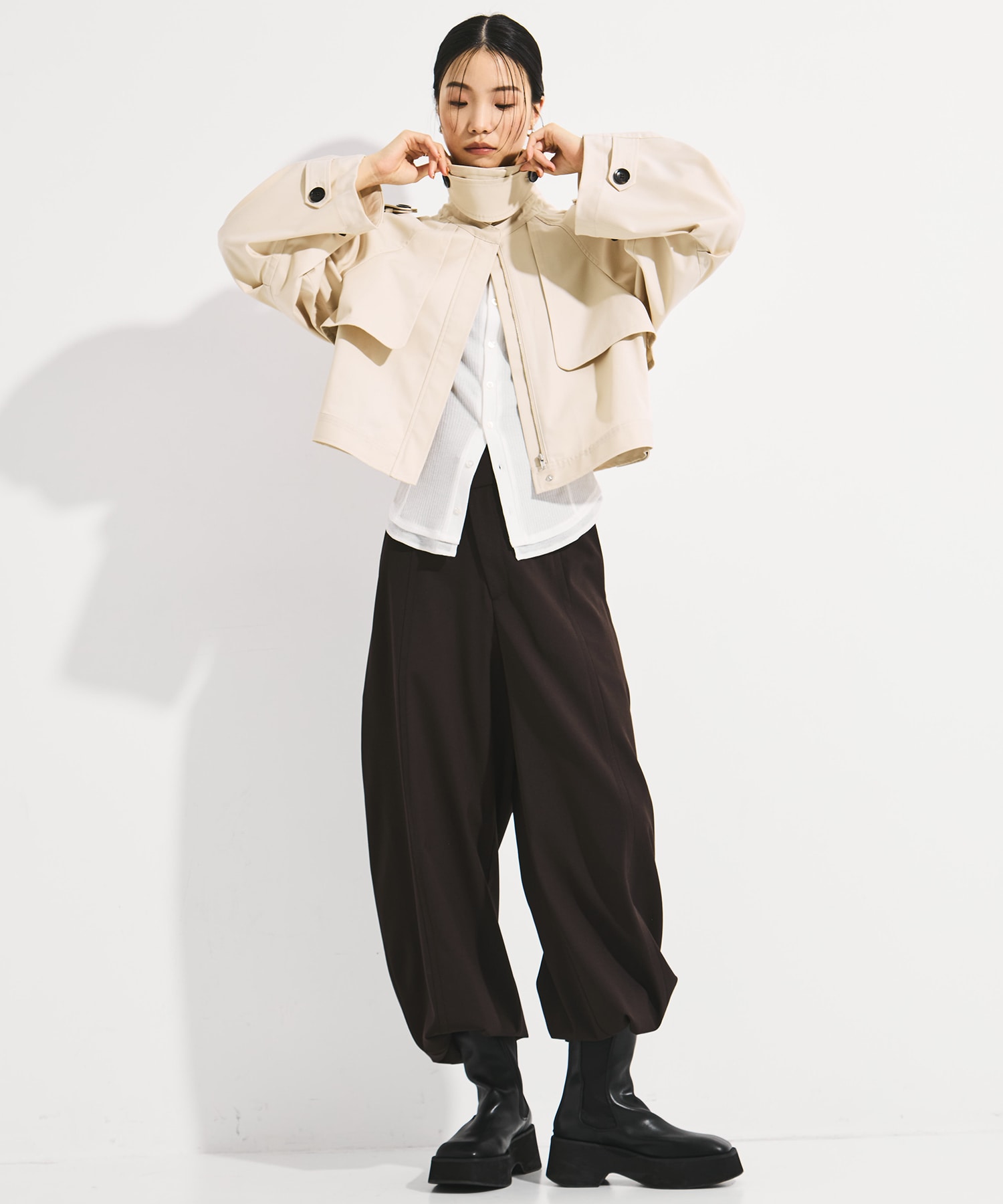 BACK GATHER SHORT TRENCH BLOUSON STUDIOUS