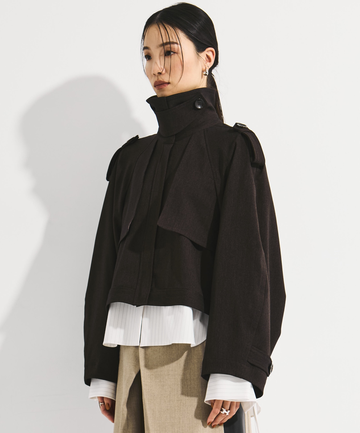 BACK GATHER SHORT TRENCH BLOUSON STUDIOUS