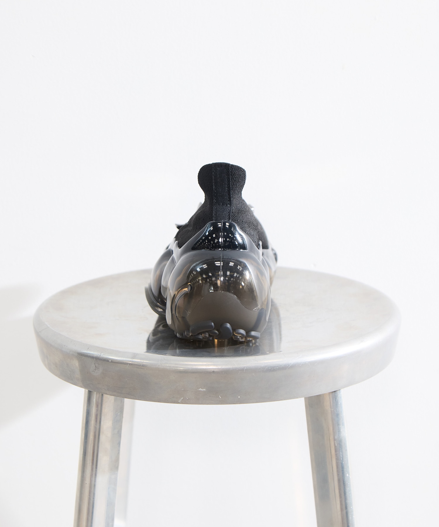 MOOPIE x HEAVEN TANUDIREDJA CHAINS MERRY grounds