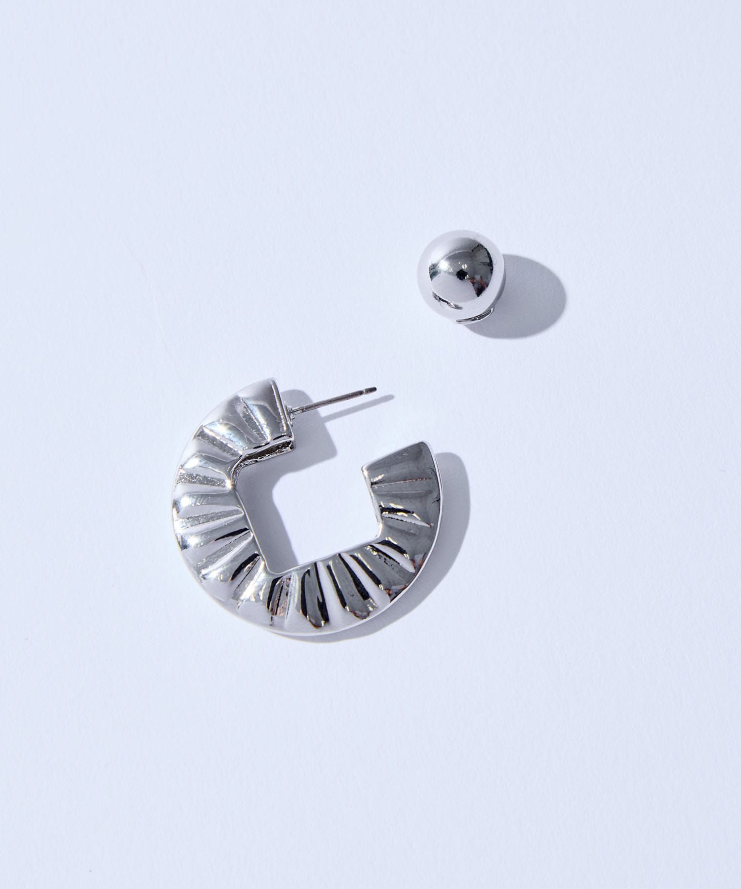 Concho hoop pierced earrings TOGA