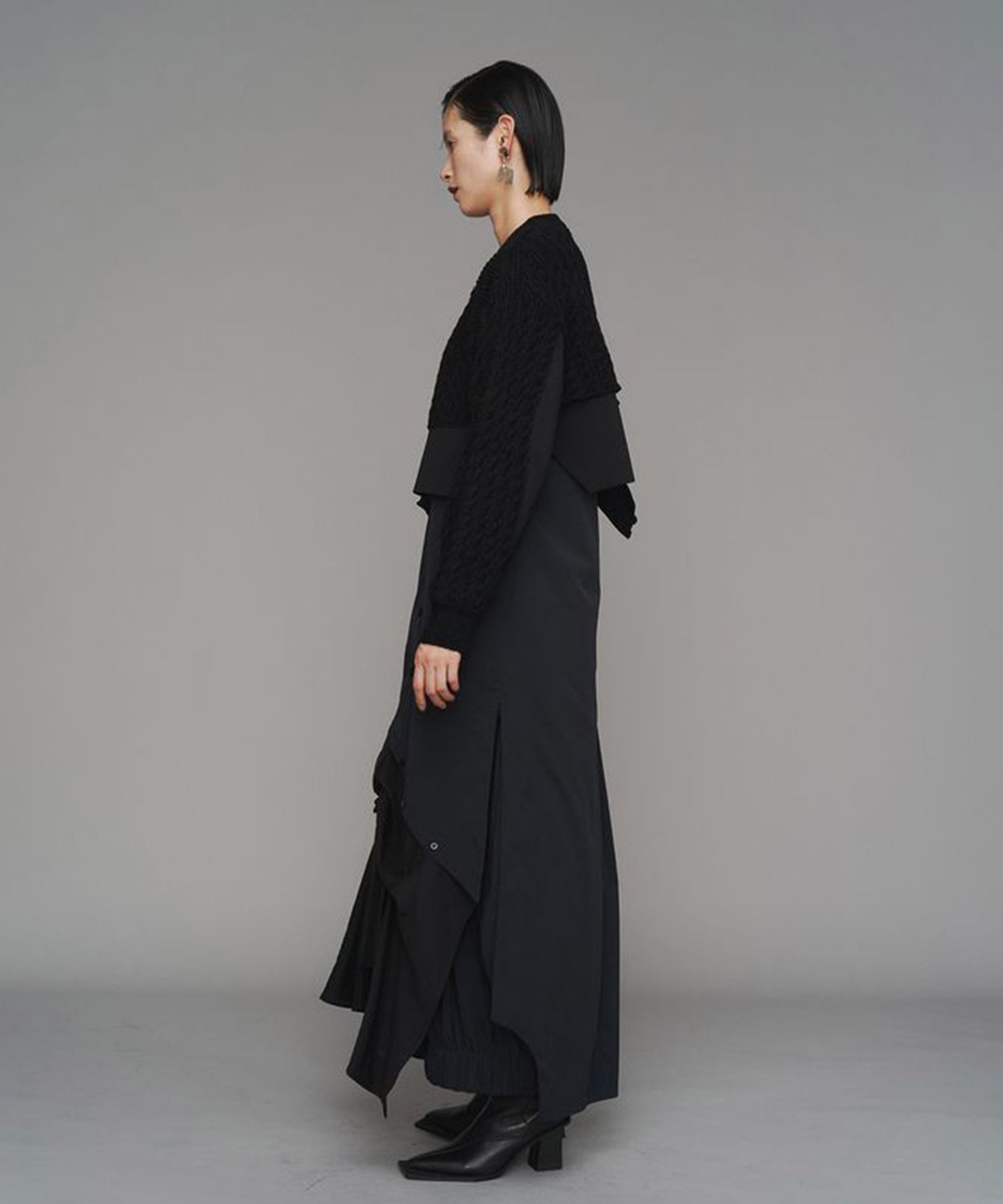 CABLE LAYER SHORT KNIT TOP UN3D.