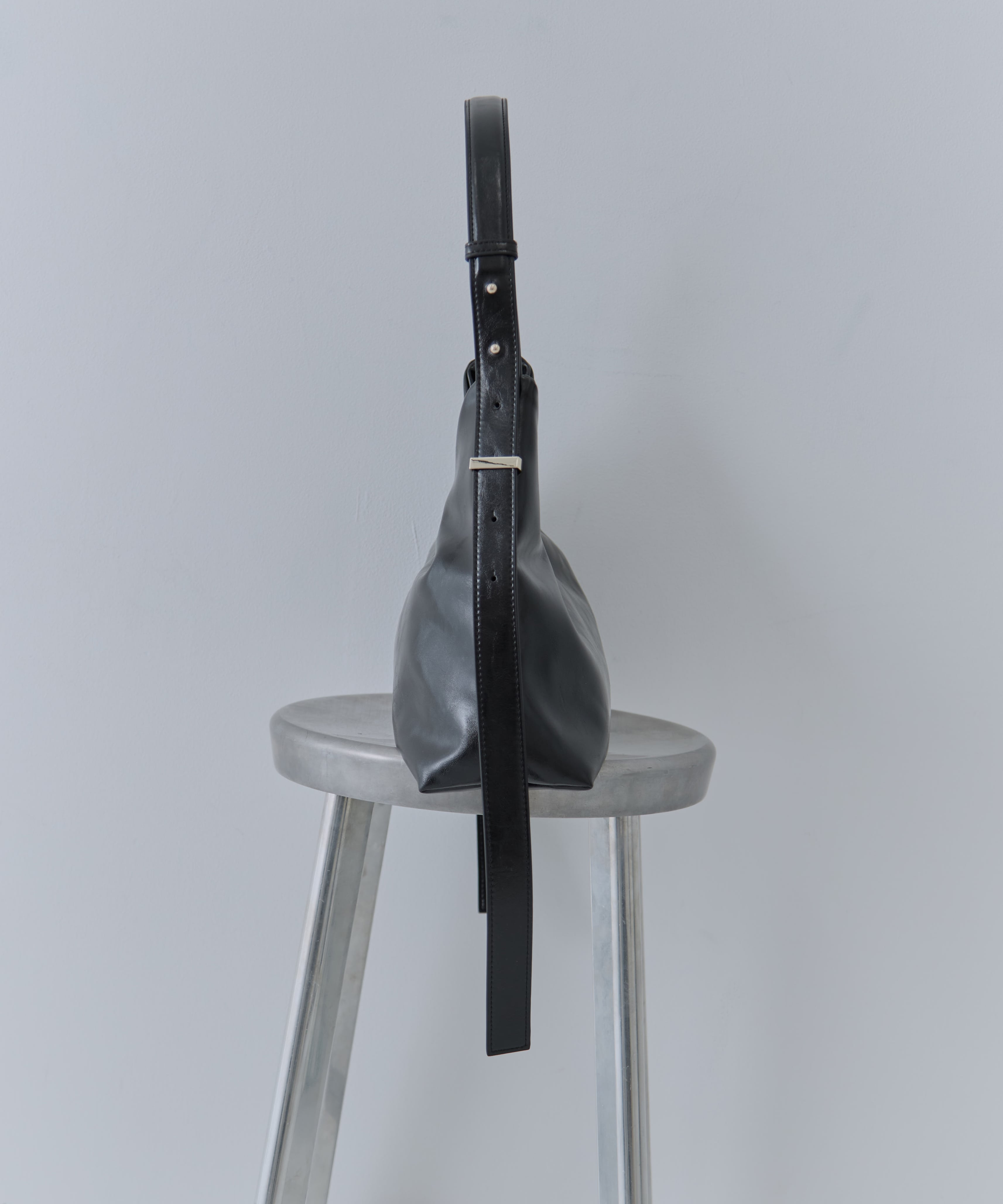 UND PARTS ACCENT ONE HANDLE BAG AMERI