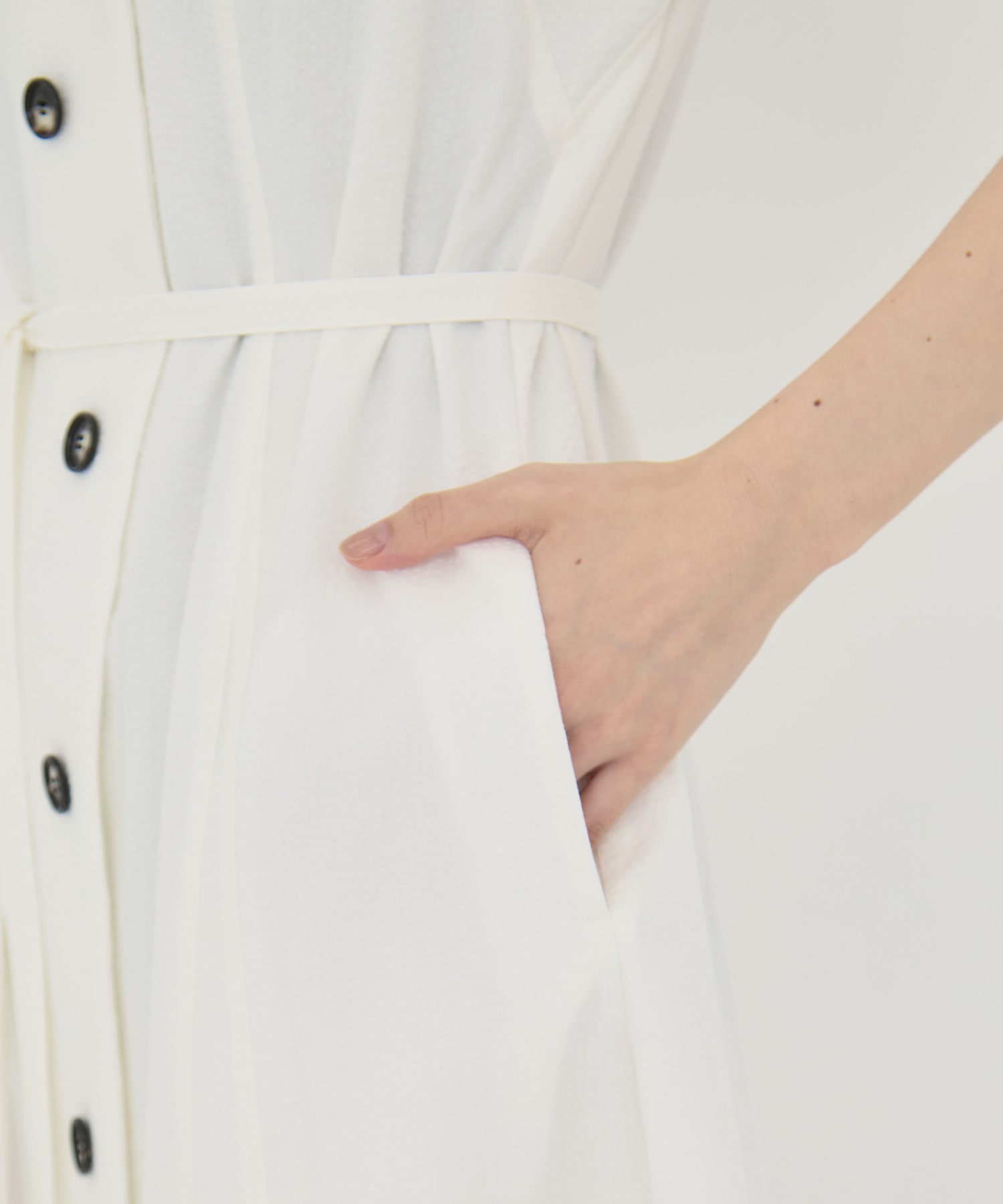 Sesilia asymmetry panel dress AKIRANAKA