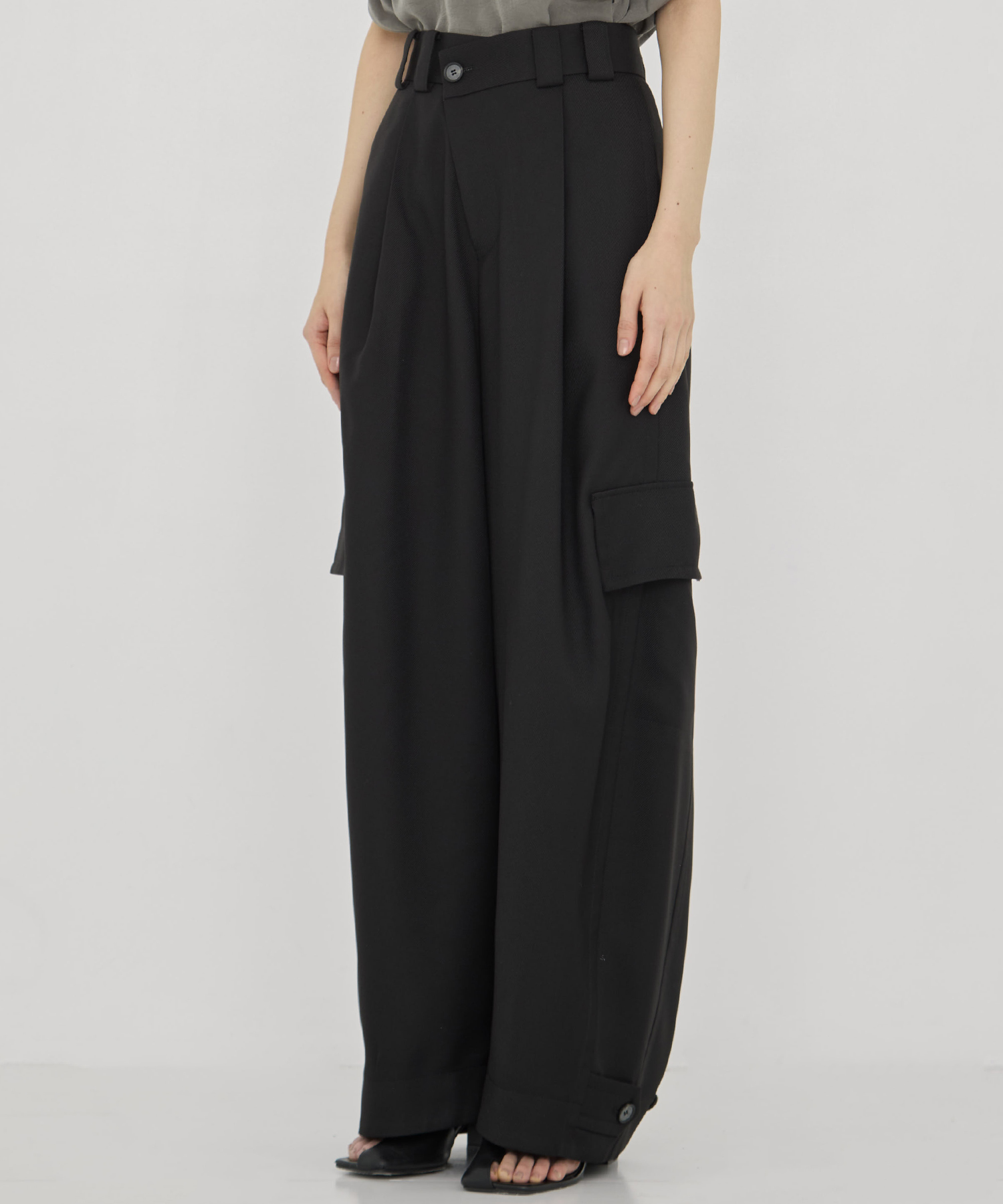 Barrel Leg Cargo Trousers STUDIOUS