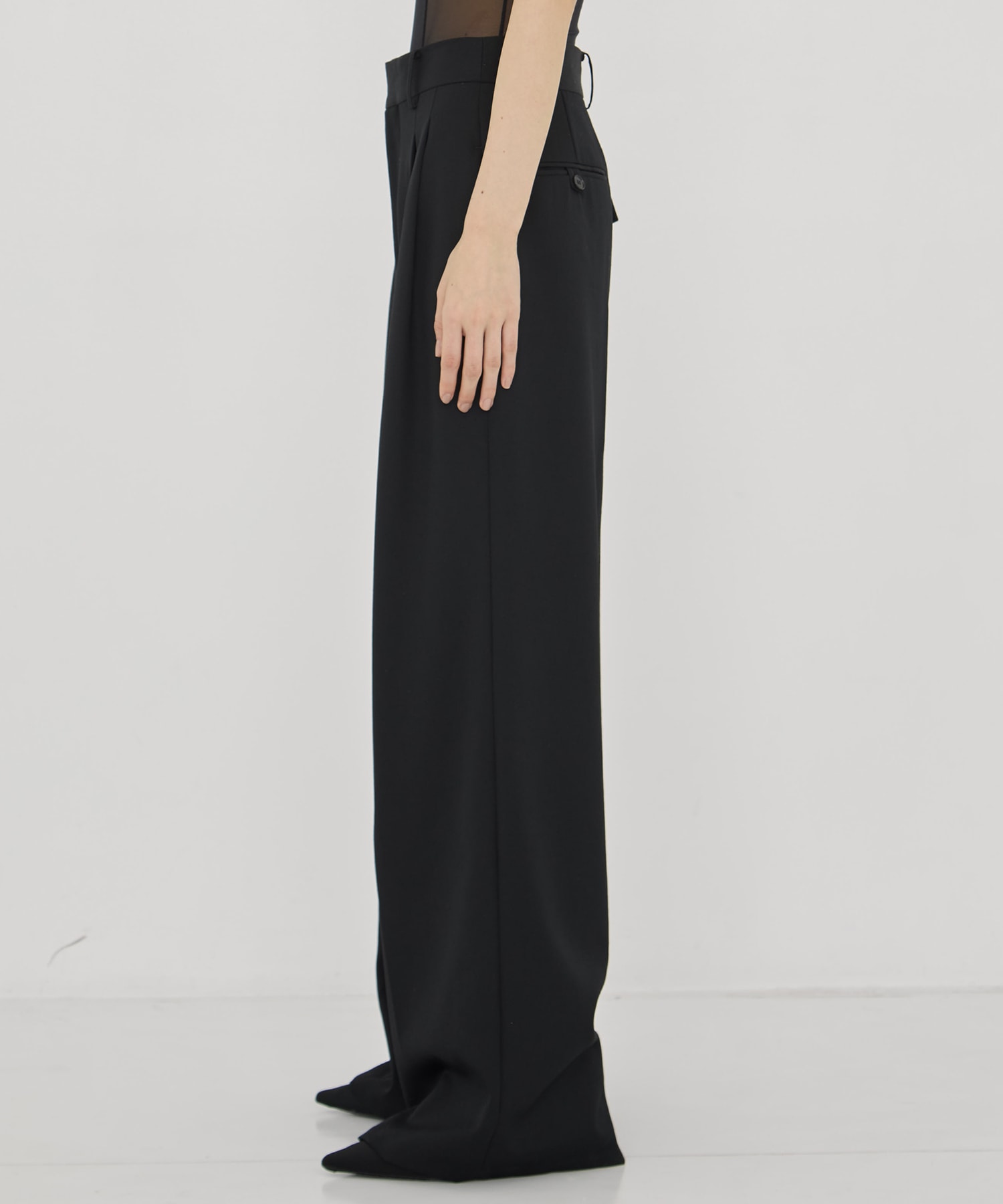 BLACK FORMAL TWO TUCK WIDE PANTS CINOH