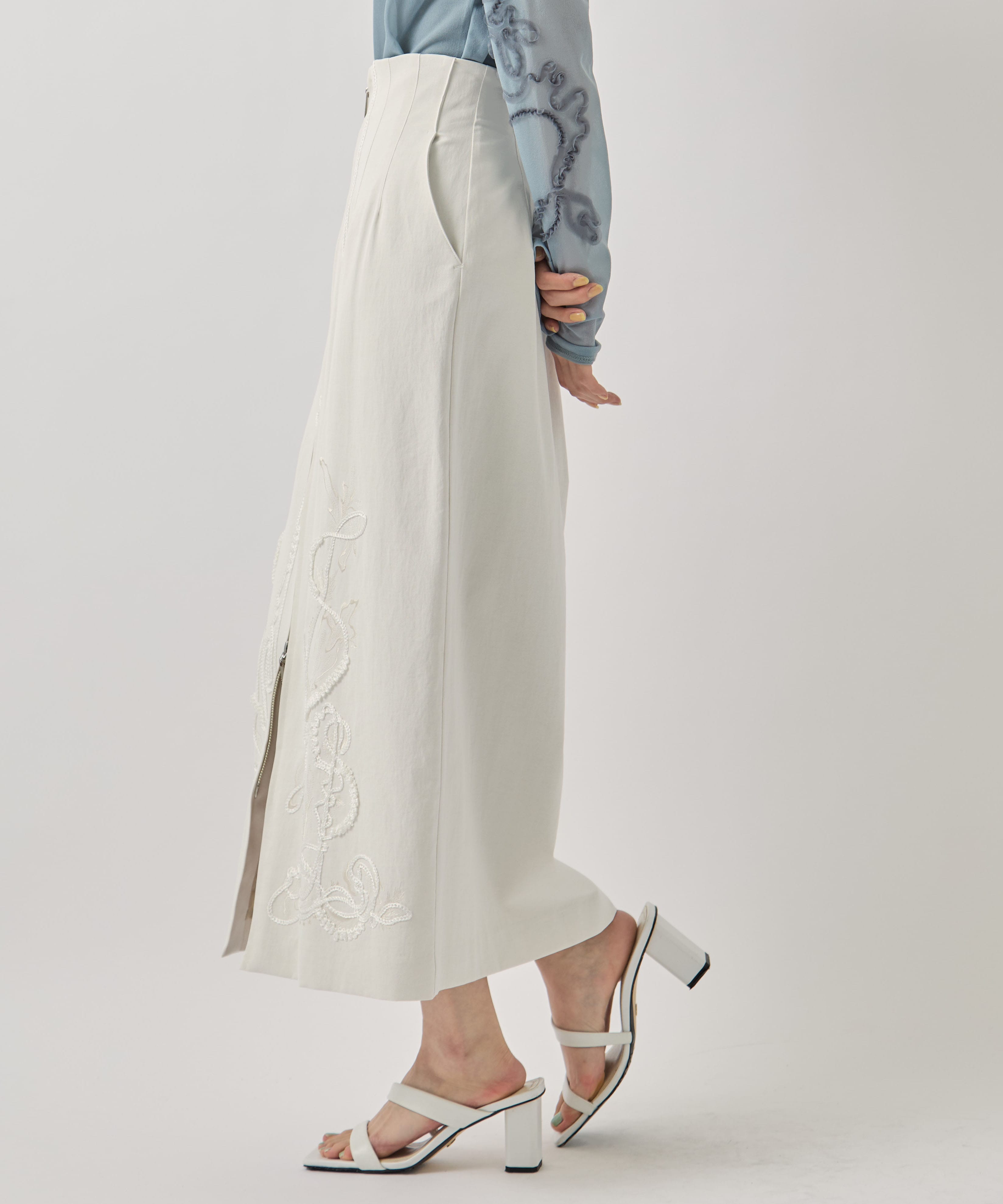 別注Cucurbita embroidered skirt MURRAL