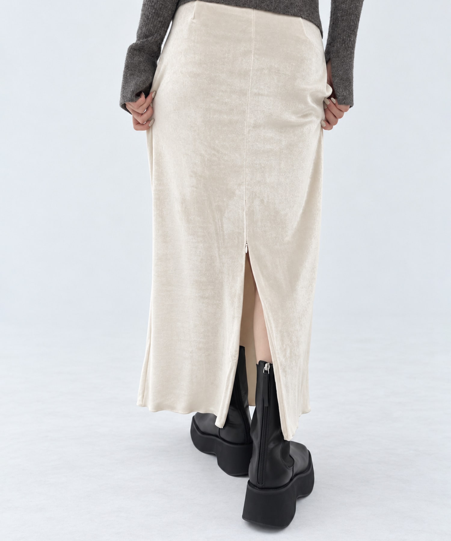 Velour Smooth Skirt STUDIOUS