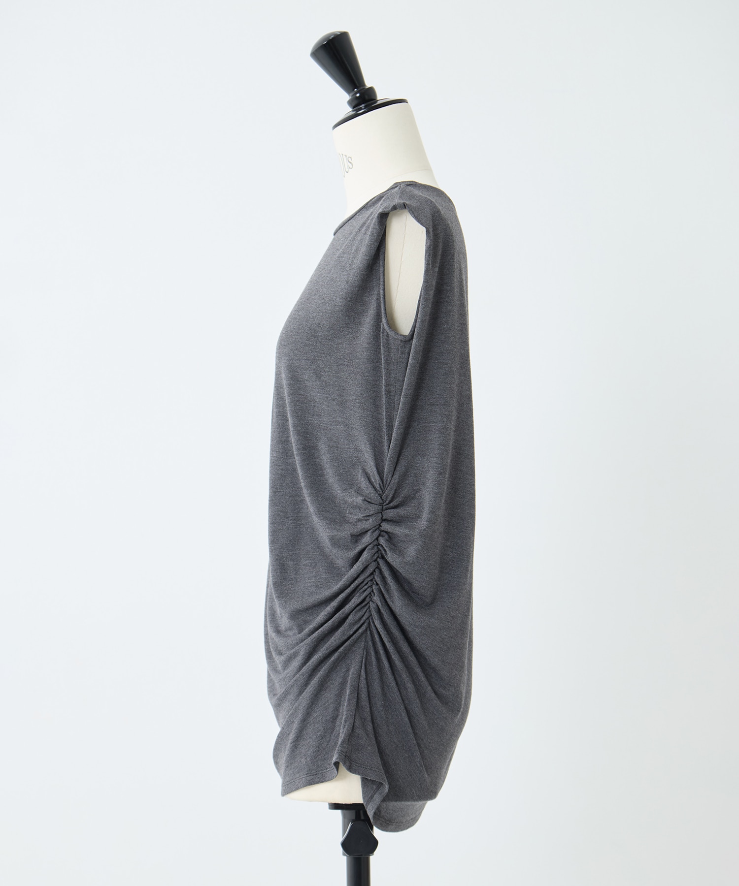 別注collagen no sleeve tops determ