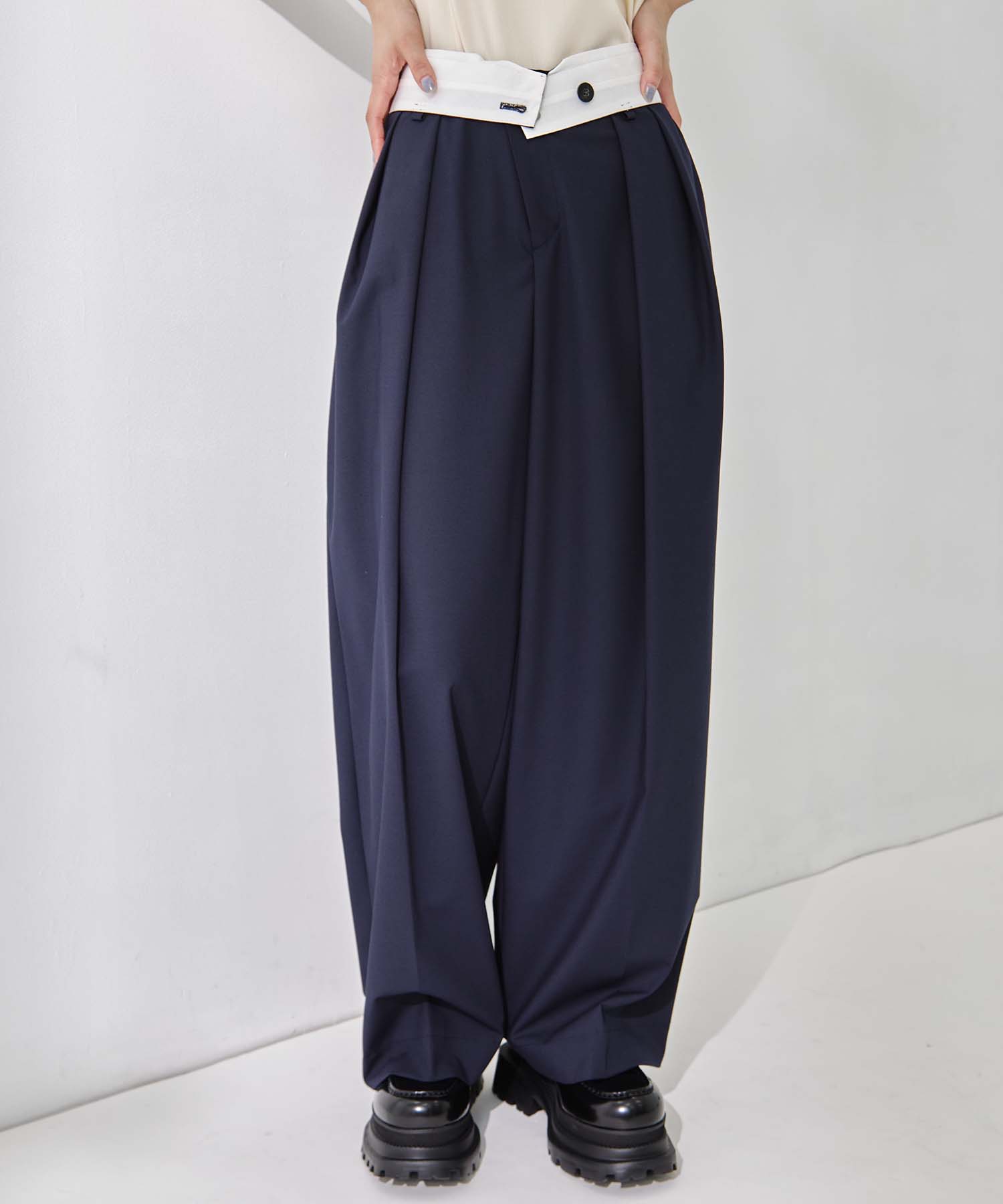 Double Tucked Stretch Trousers STUDIOUS