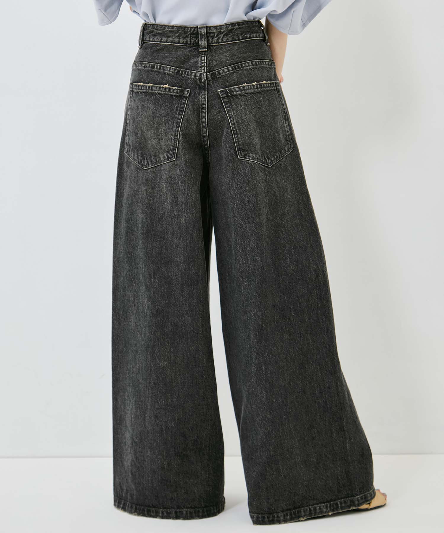 Bleached Baggy Jeans STUDIOUS