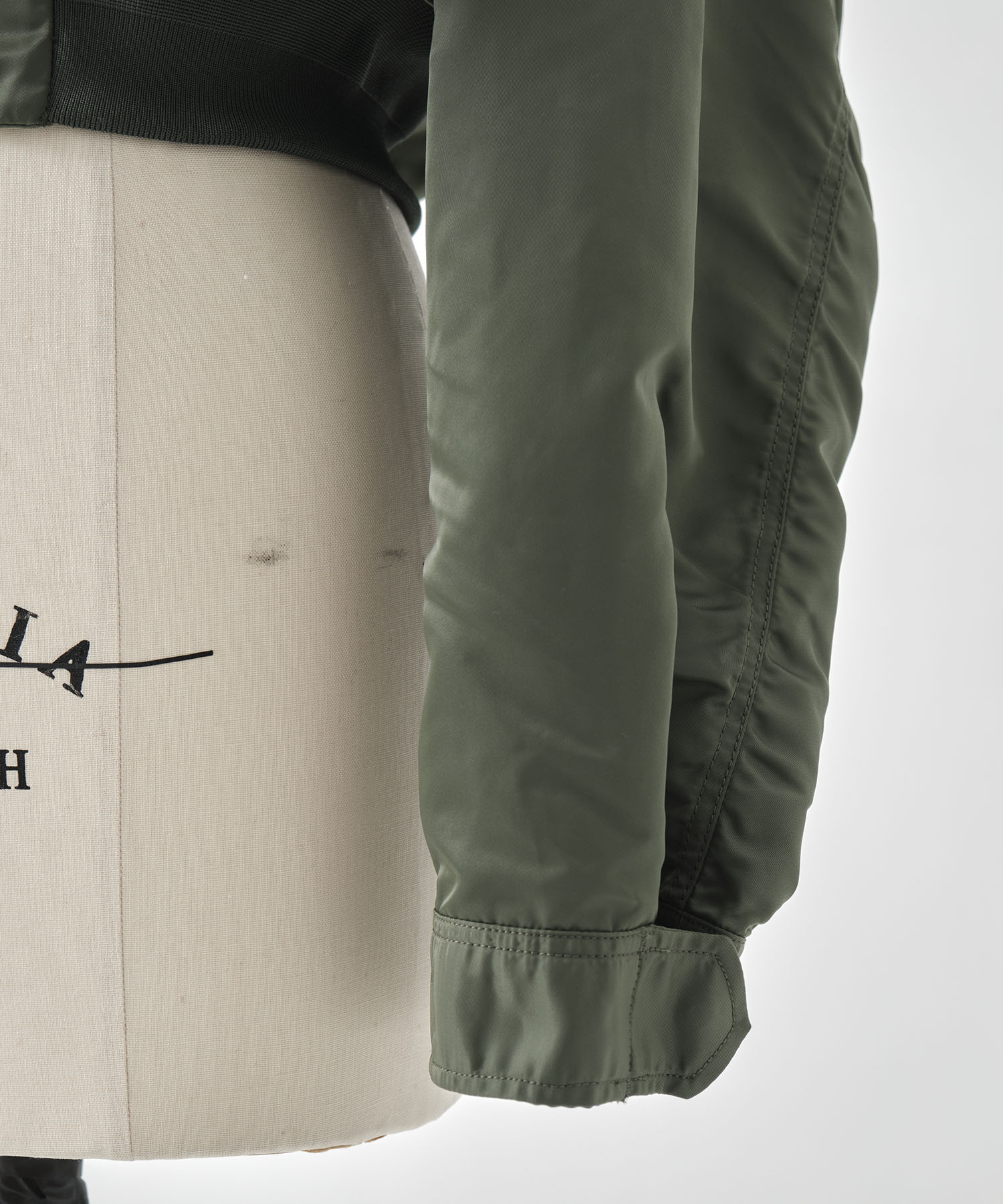 CONVERTIBLE UTILITY TECH SHIRT TOGA