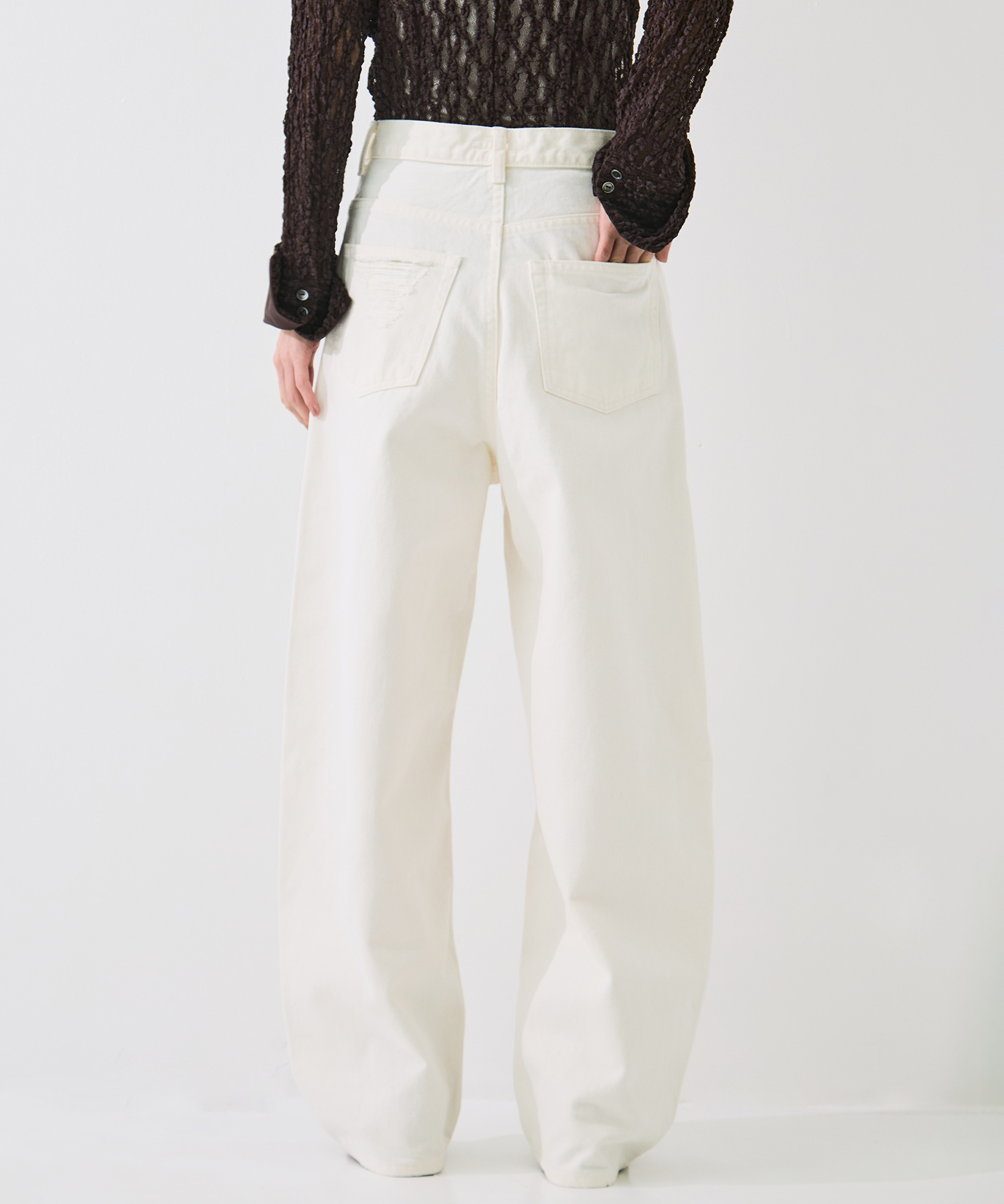 Damaged Barrel Leg Jeans STUDIOUS