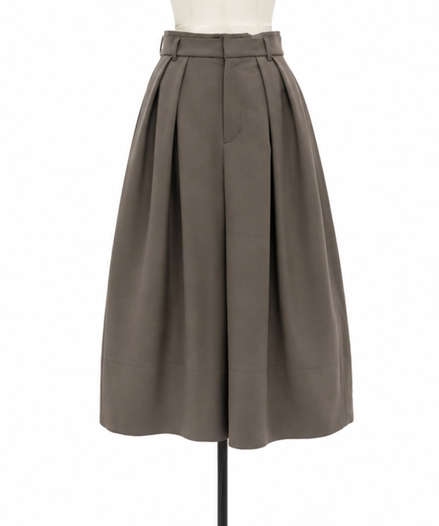 Tucked Bermuda Shorts STUDIOUS