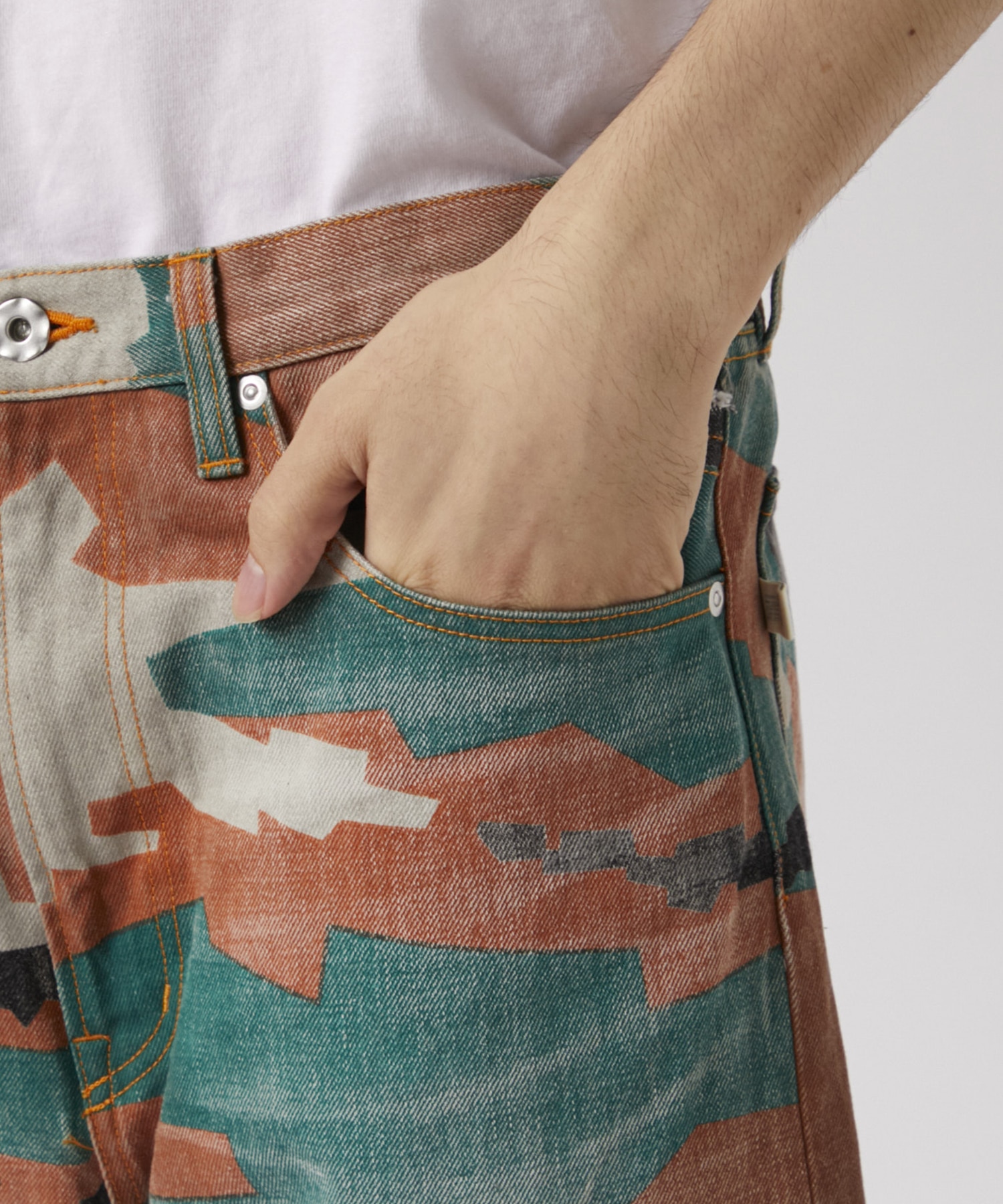 CAMO AGED DENIM PANTS FAF