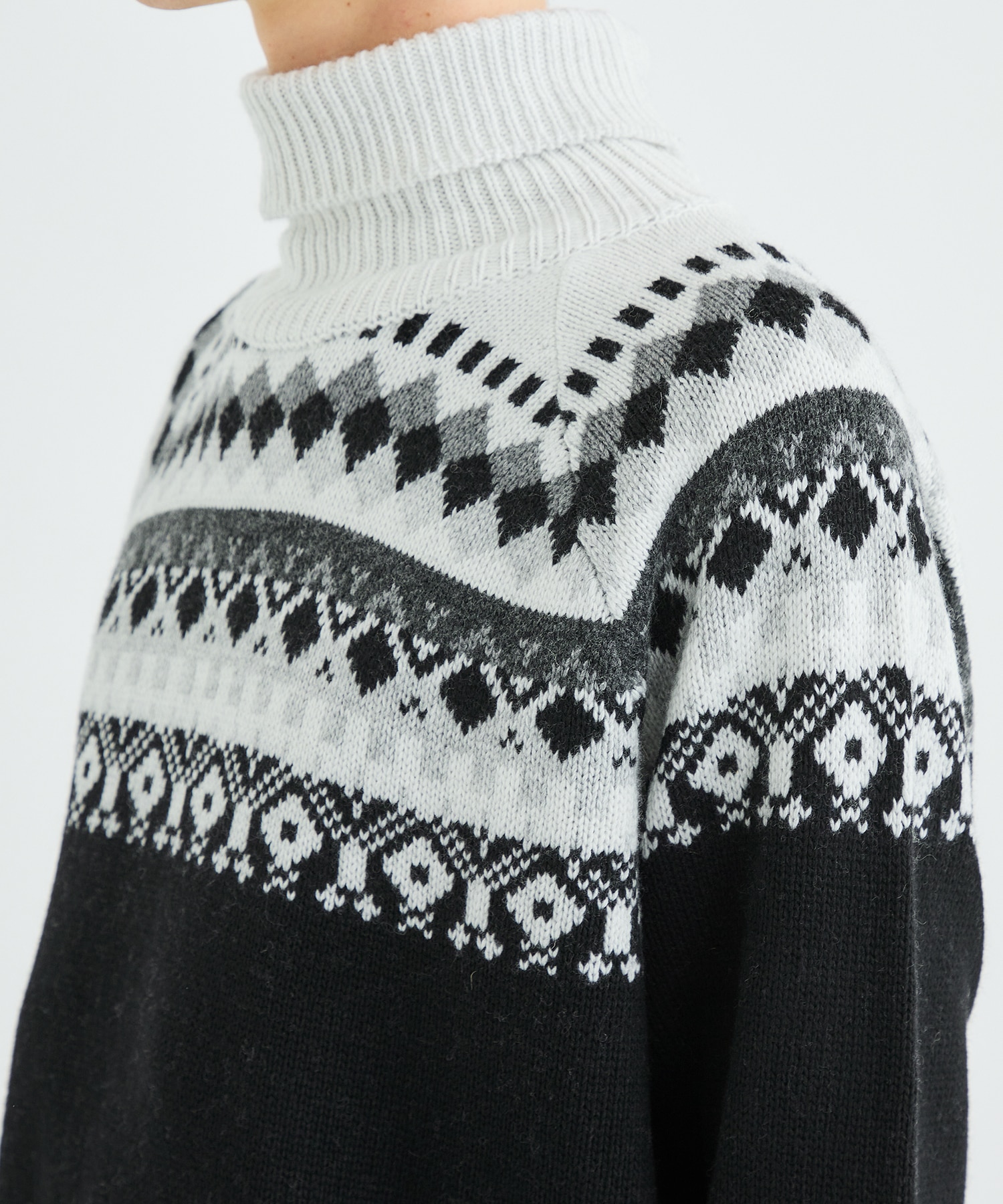 NORDIC PATTERN TURTLE NECK KNIT | White Mounteineering