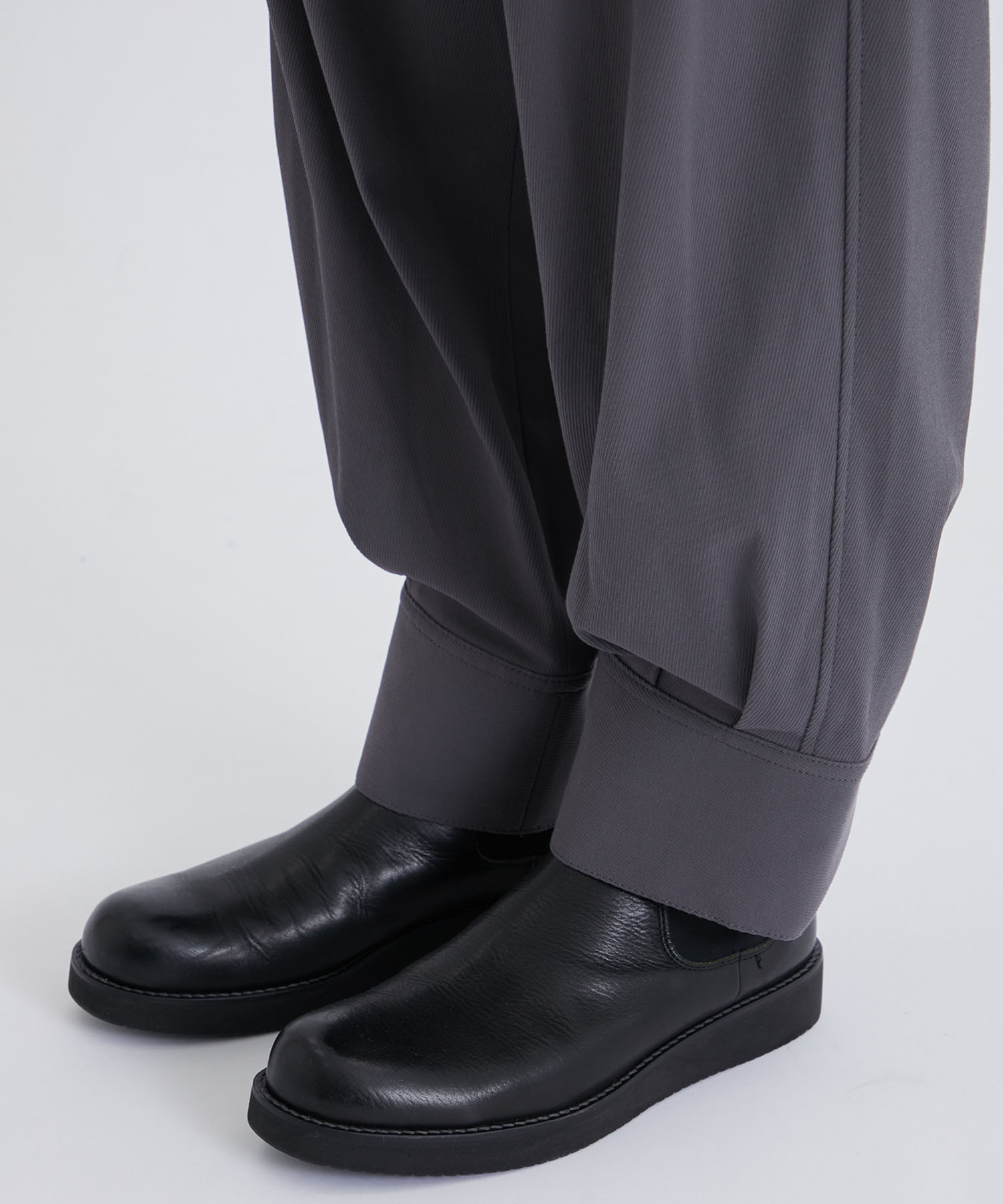 Tuck Volume Cuffs PNT | UJOH HOMME