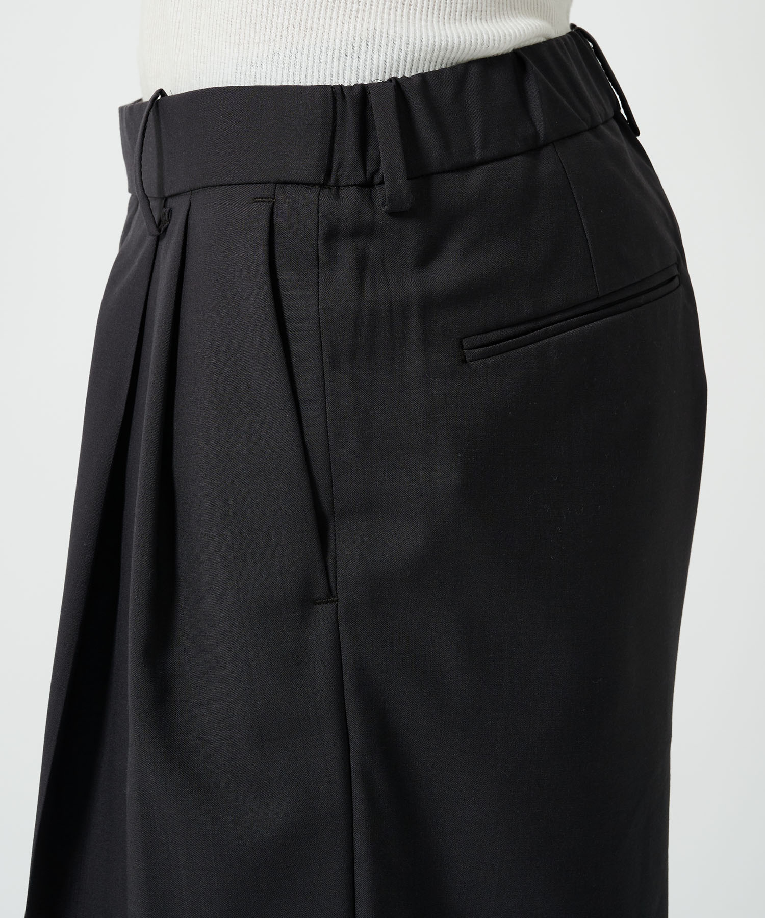 DOUBLE PLEATED CLASSIC WIDE SHORTS MARKAWARE/marka