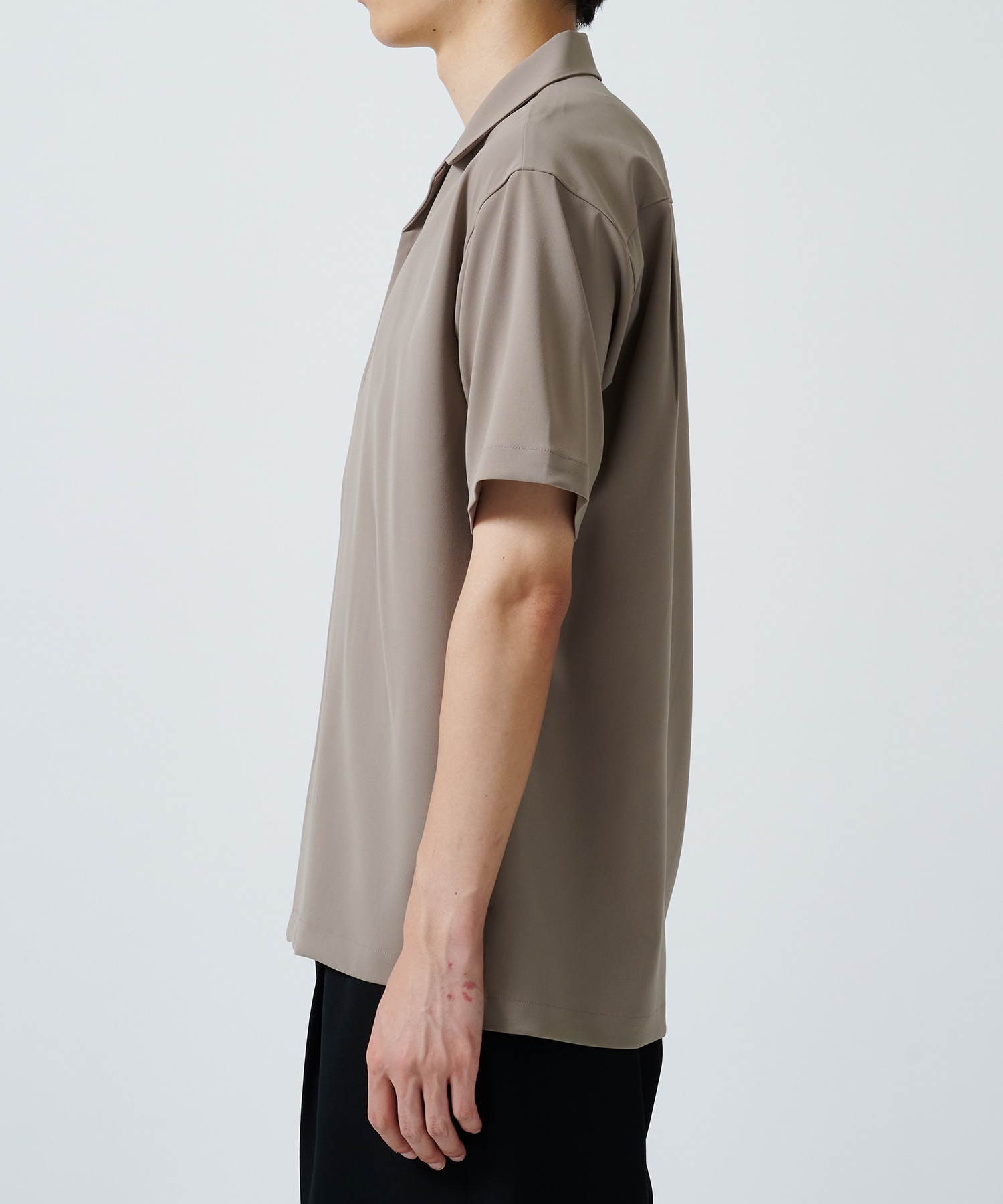 DRY TWILL OPEN COLLAR S/S SHIRT STUDIOUS