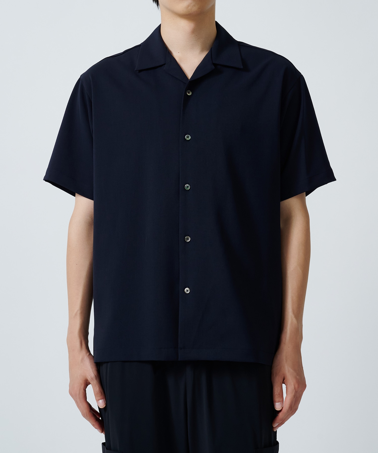 DRY TWILL OPEN COLLAR S/S SHIRT STUDIOUS