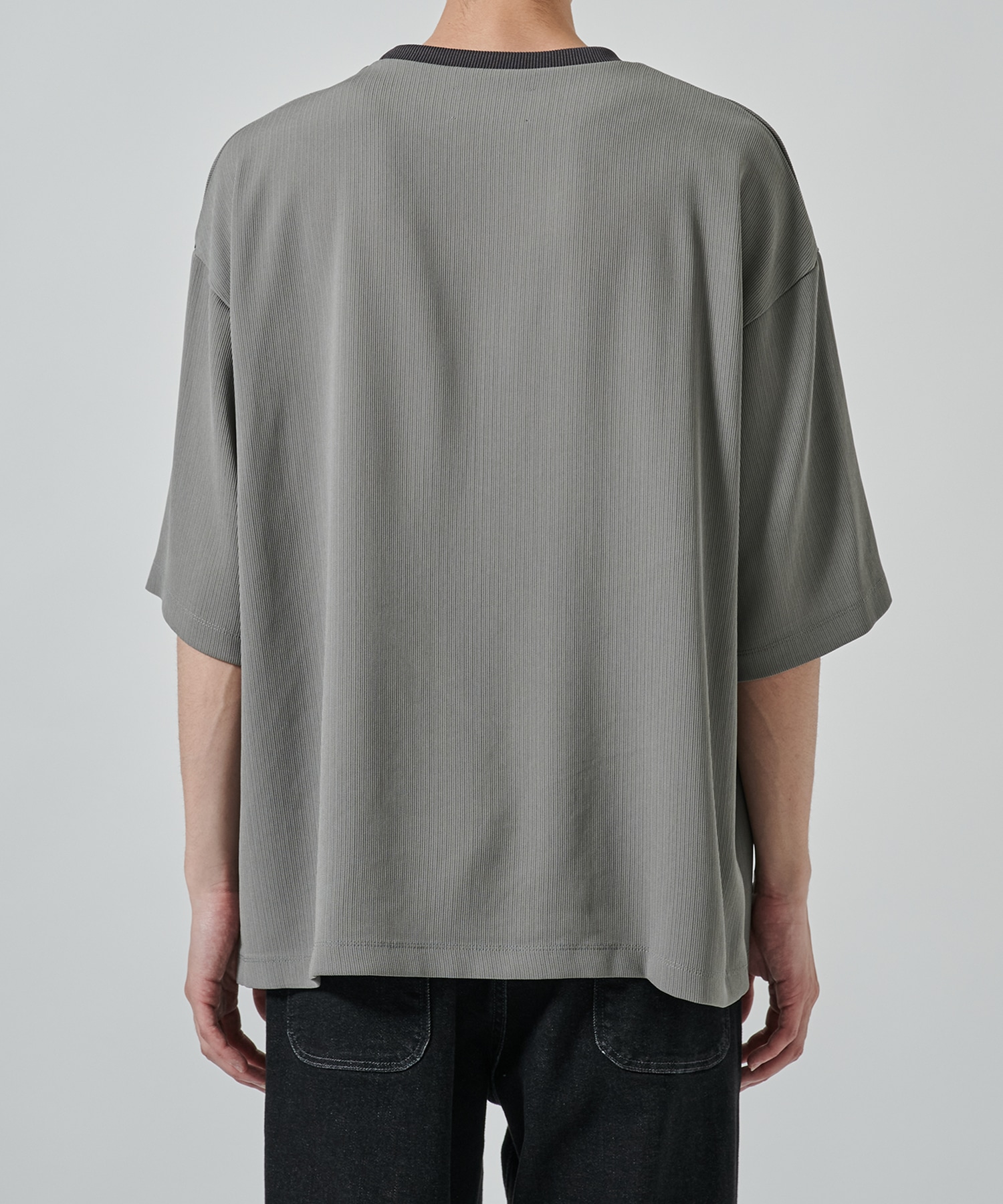 DRY DOBBY LEATHER POCKET TEE STUDIOUS