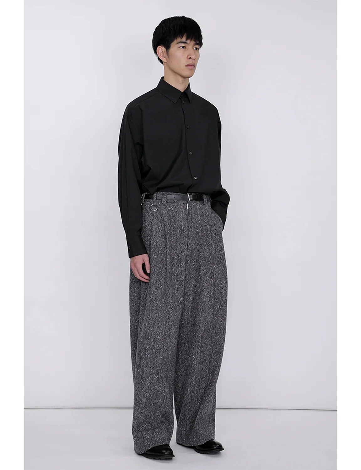 Extra Volumed Tapered Pants th products