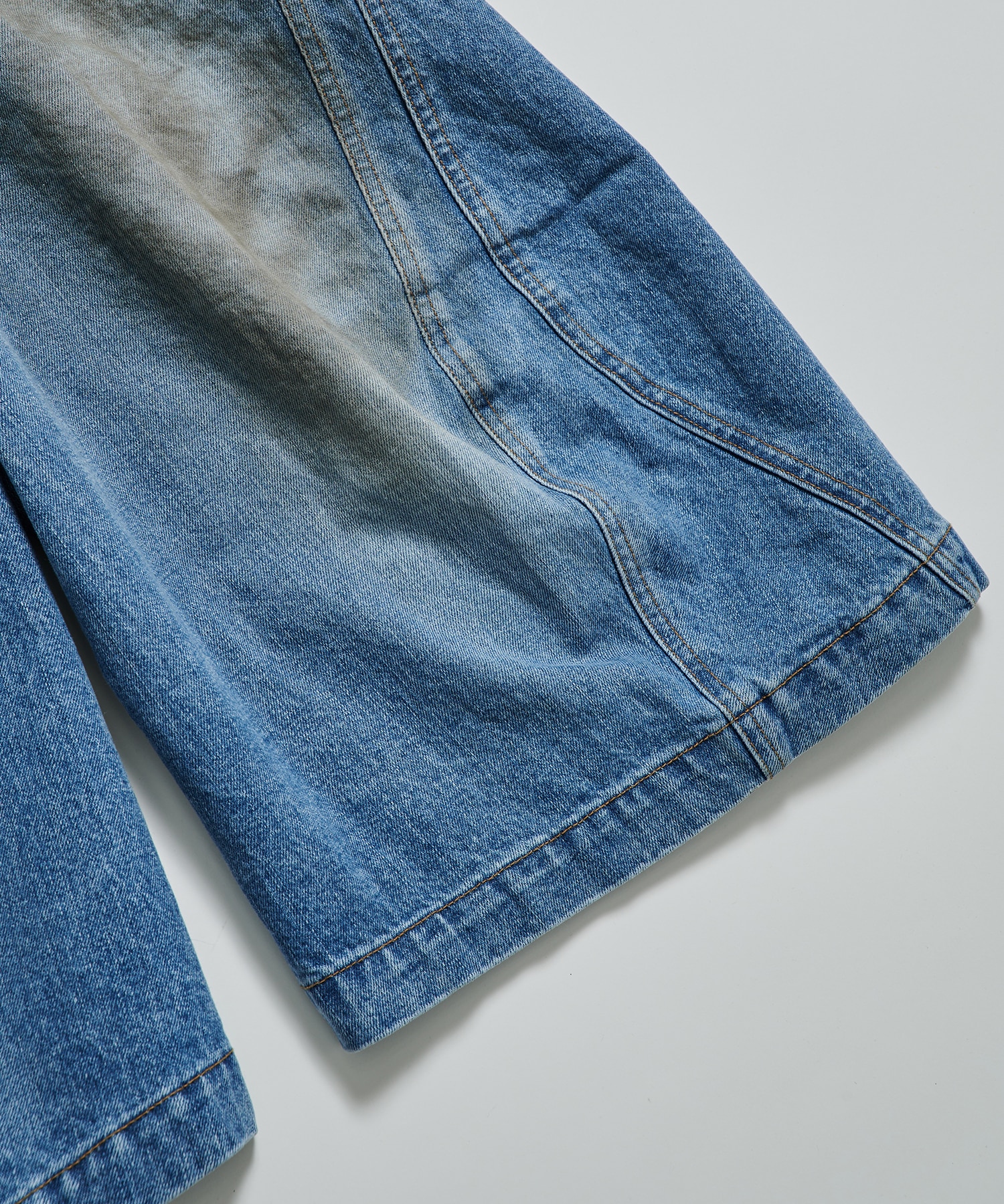 3D TWISTED SHORTS NVRFRGT