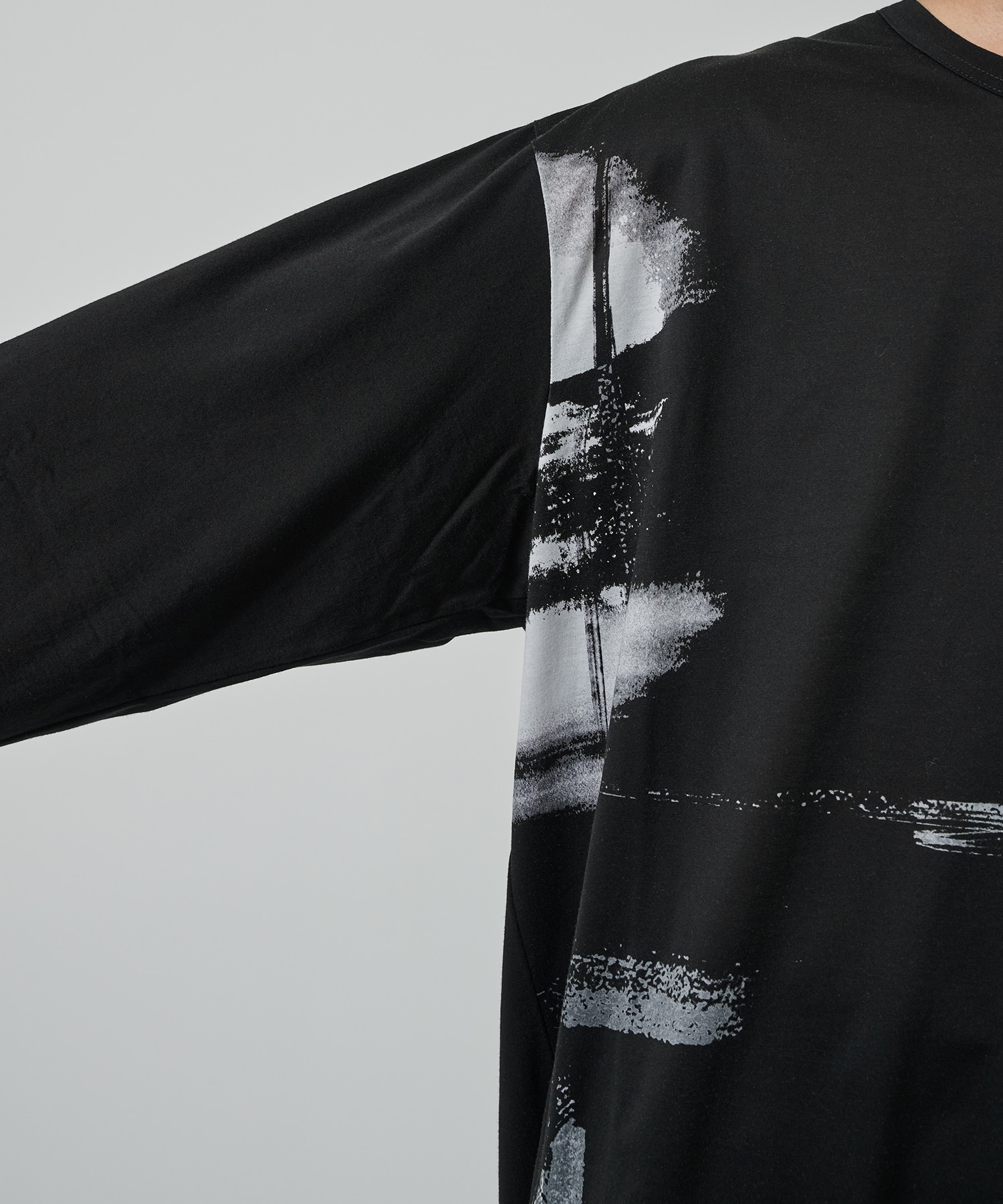 SILKETTE JERSEY PAINT PATTERN HEM JUMBO LONG SLEEVED T-SHIRT GroundY