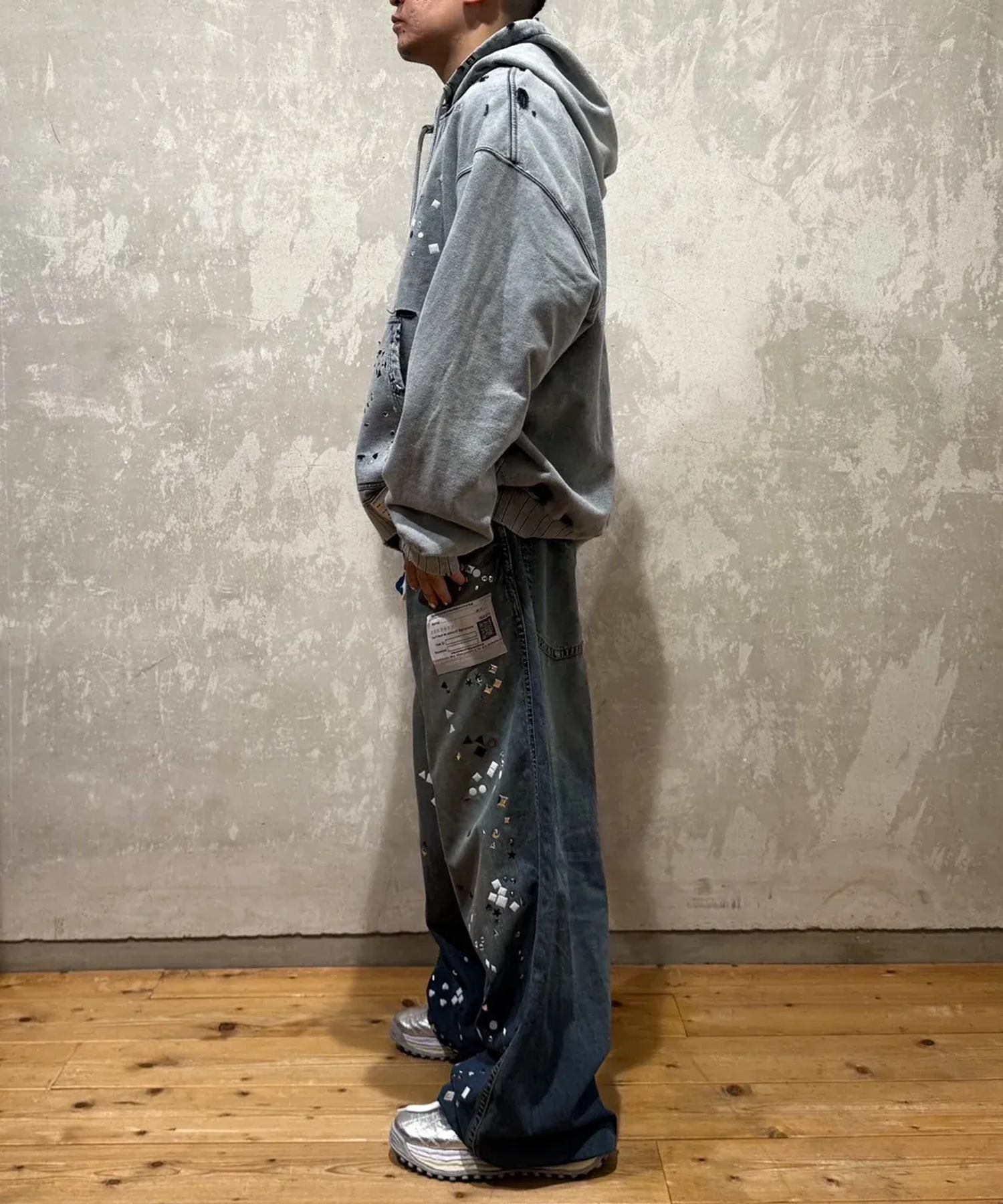 EMBELLISHED BLEACHED HOODIE Maison MIHARA YASUHIRO