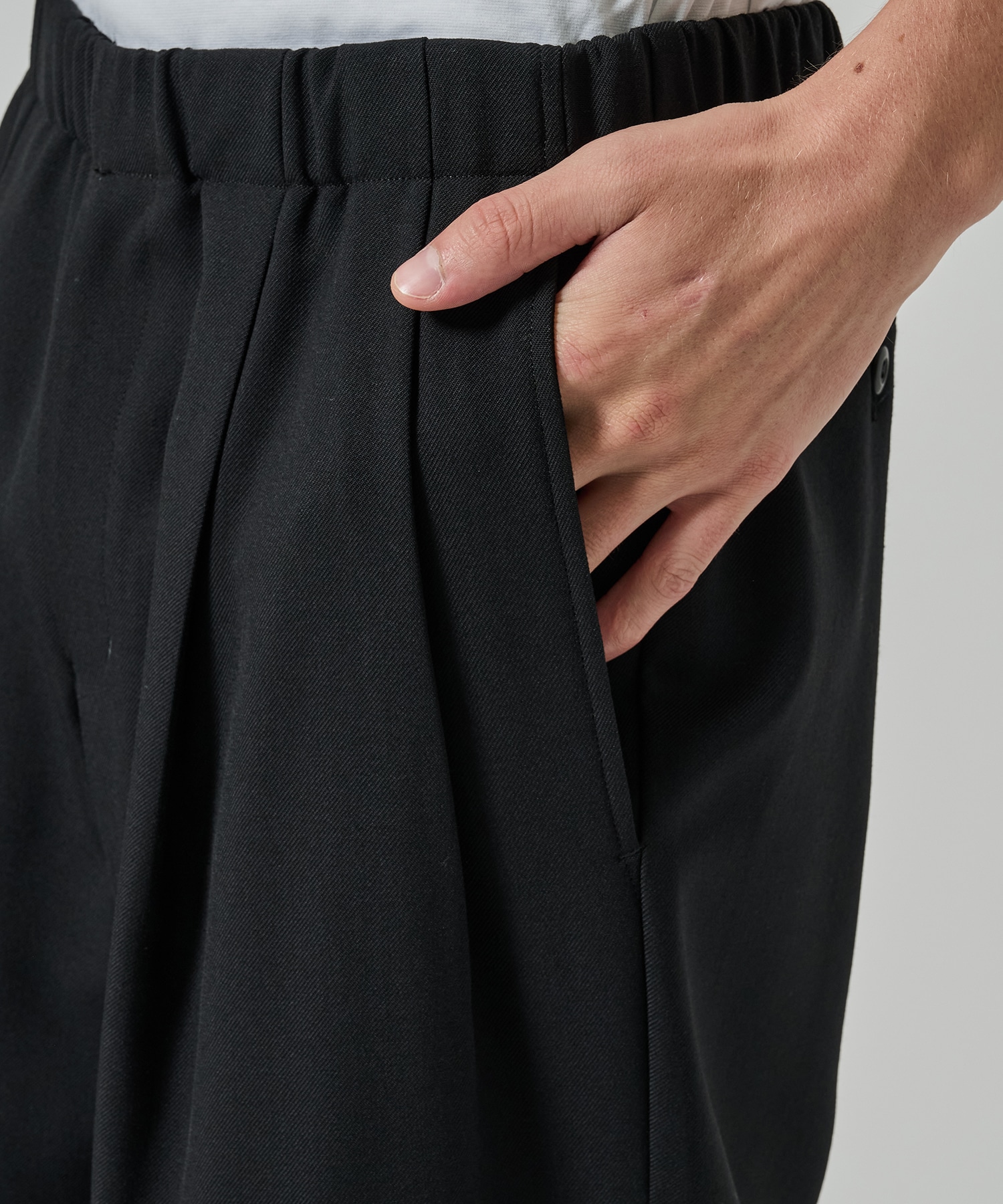〈別注〉 TWO TUCK STRAIGHT EASY PANTS MARKAWARE/marka