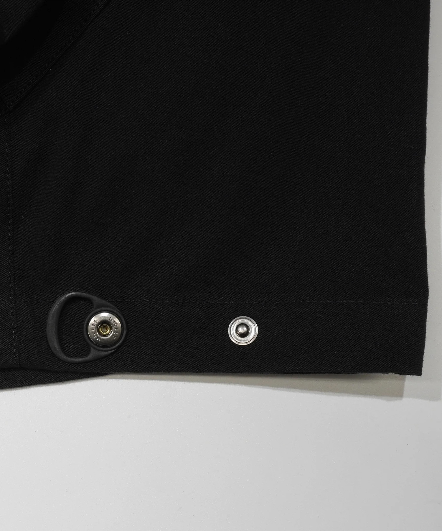 THE FATIGUE TRACKER JACKET WITH DEFORMED MULTIPLE POCKETS POLIQUANT