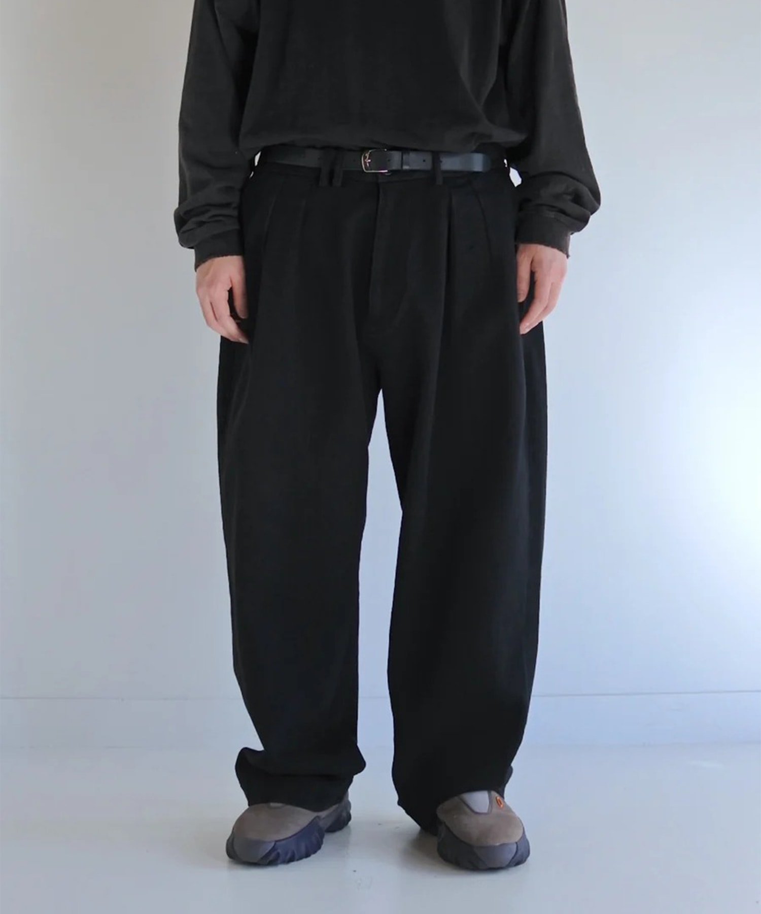 HEAVY PIQUE 2 TUCK WIDE TROUSERS ANACHRONORM