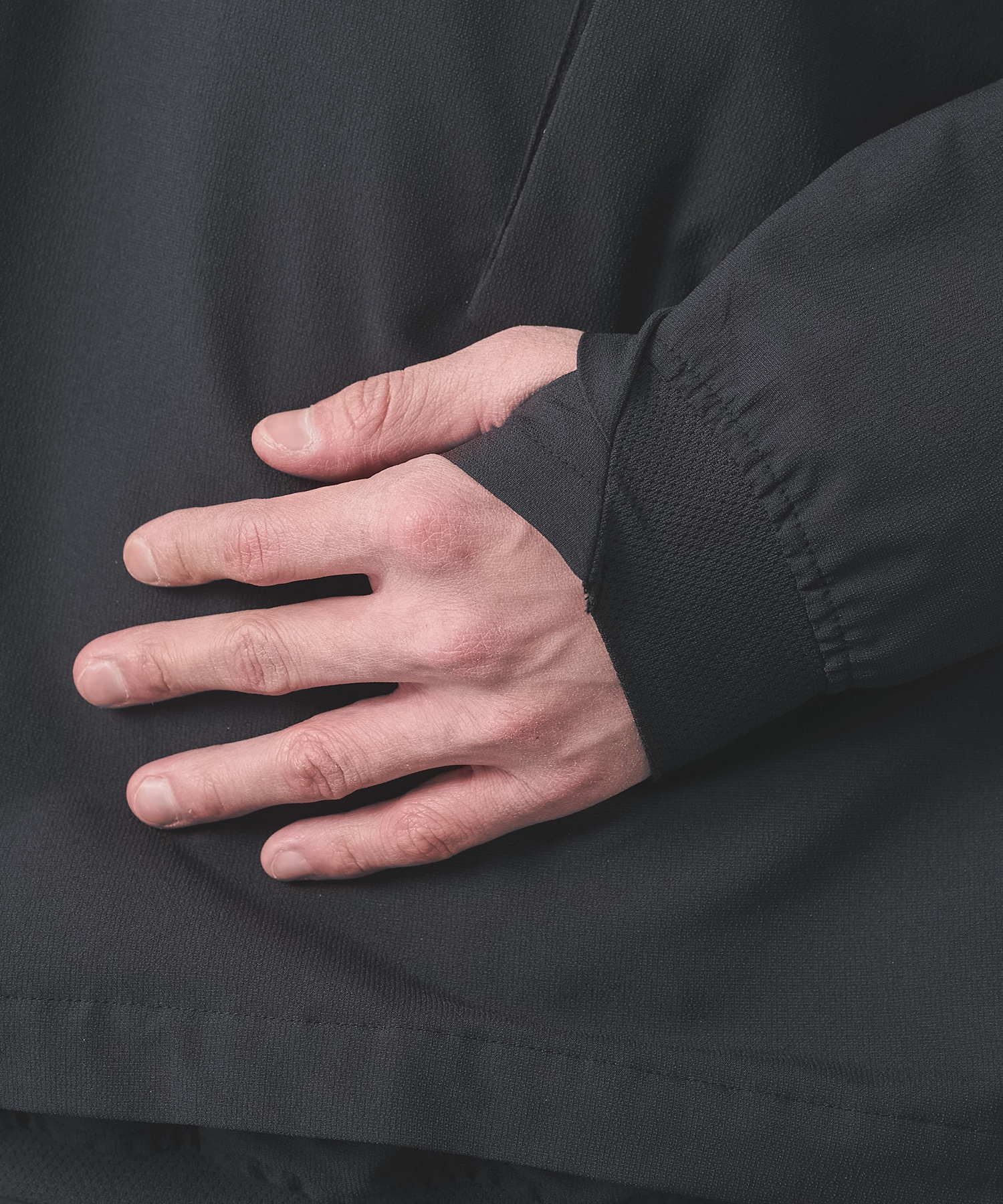 THE DEFORMED L/S PULLOVER WITH UTILITY POCKETS POLIQUANT