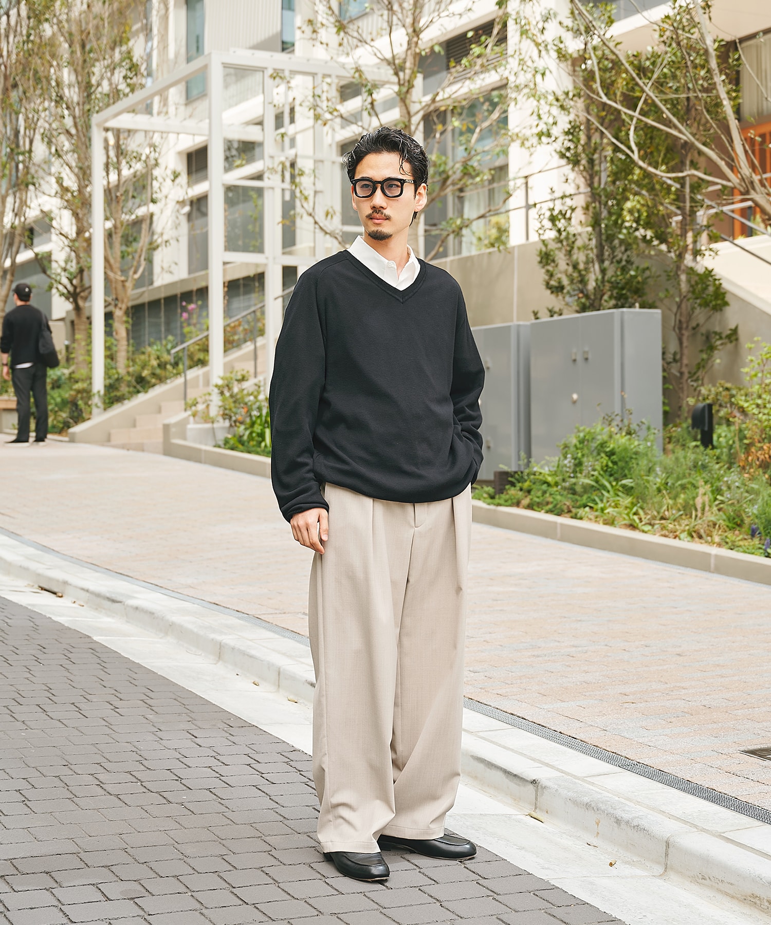 Smooth Silky V neck Knit STUDIOUS